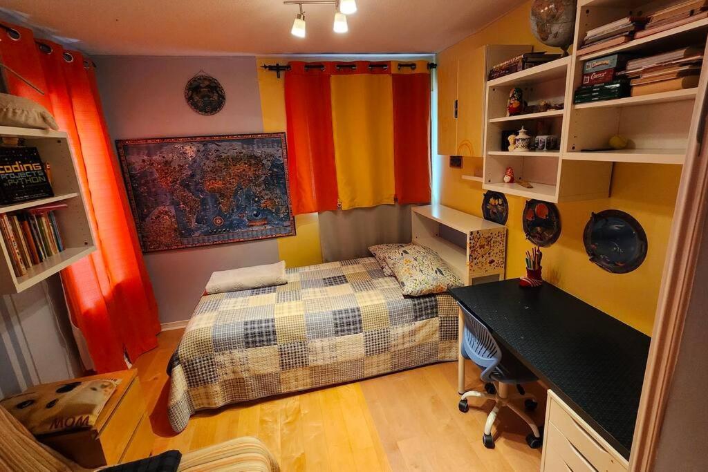 Charming 3 Bedroom House by Gatineau Park Home away from Home