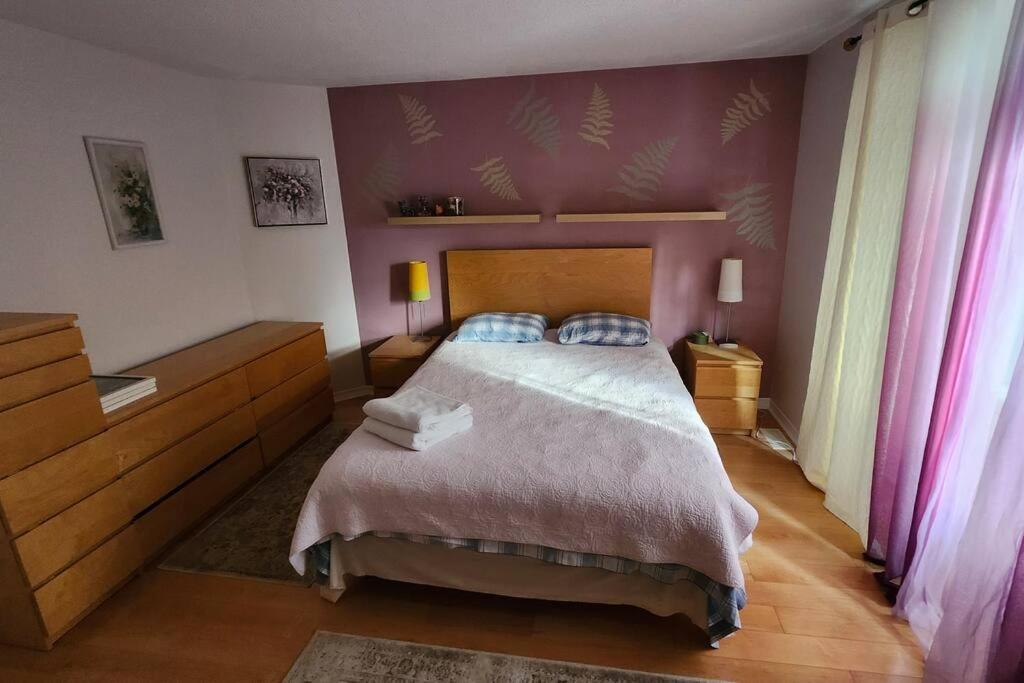 Charming 3 Bedroom House by Gatineau Park Home away from Home