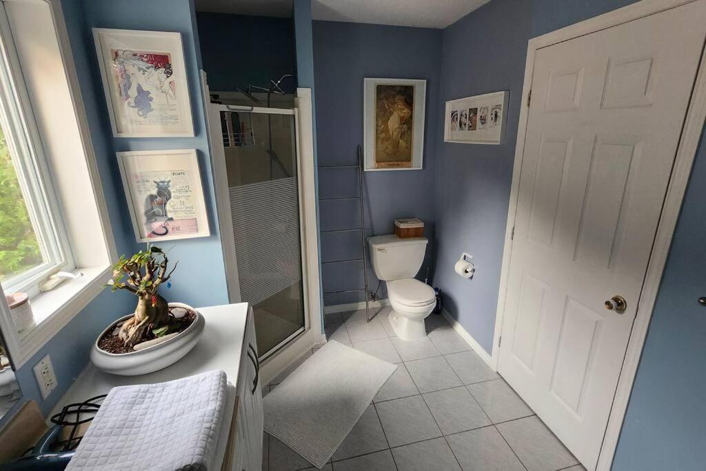 Charming 3 Bedroom House by Gatineau Park Home away from Home