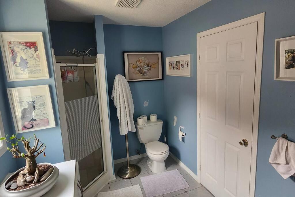 Charming 3 Bedroom House by Gatineau Park Home away from Home