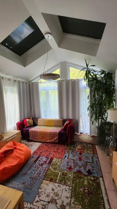 Charming 3 Bedroom House by Gatineau Park Home away from Home