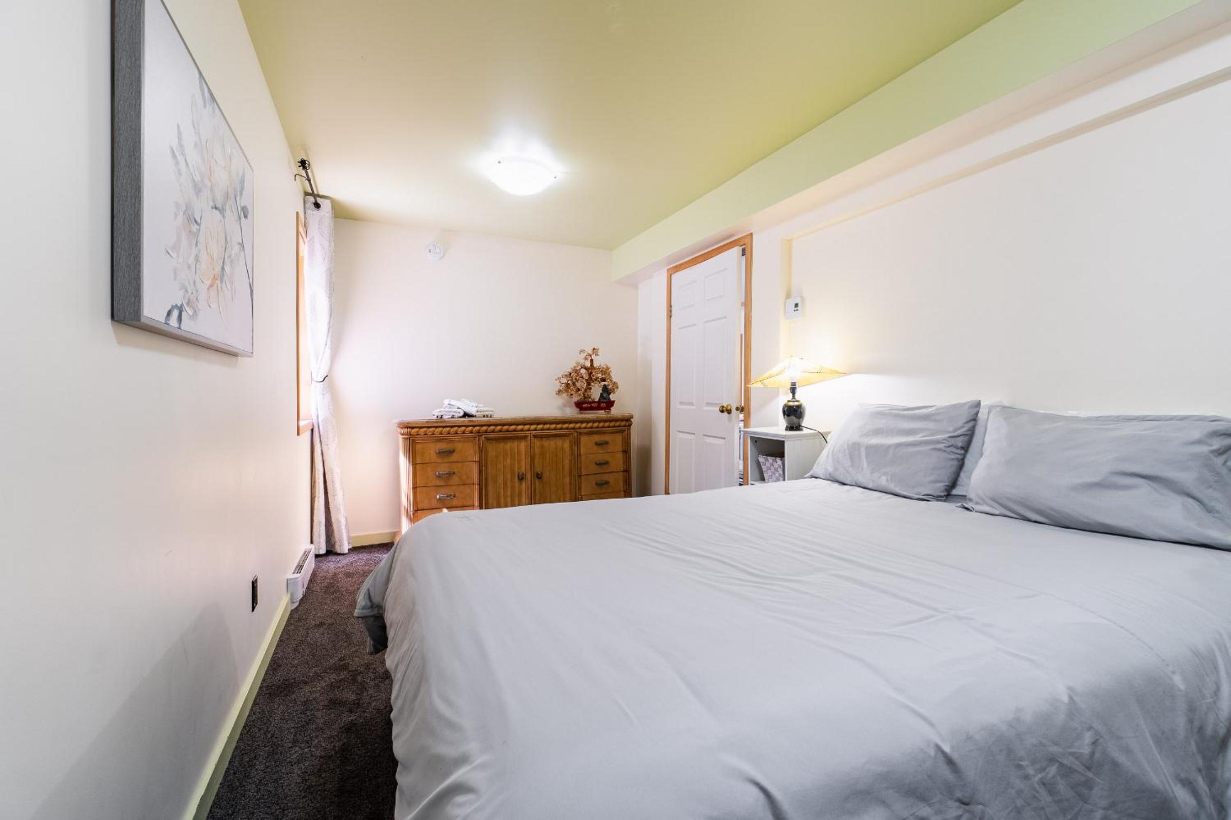 Kootenay, Lakeside Retreat, Main Floor and Walkout