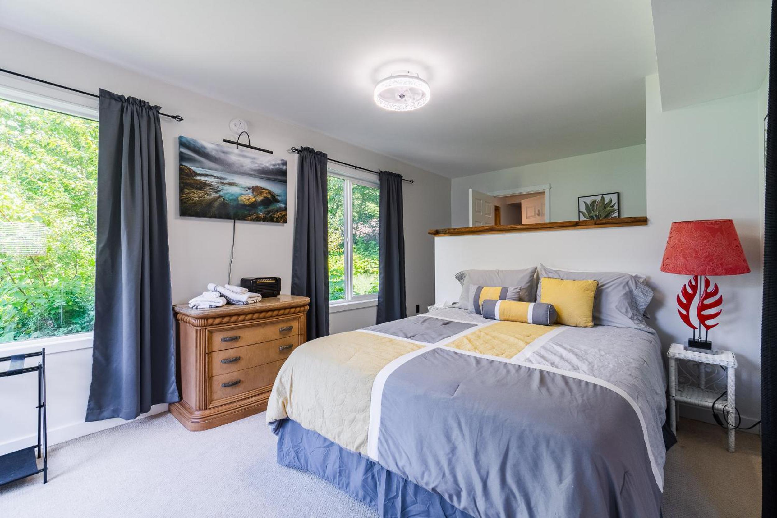 Kootenay, Lakeside Retreat, Main Floor and Walkout