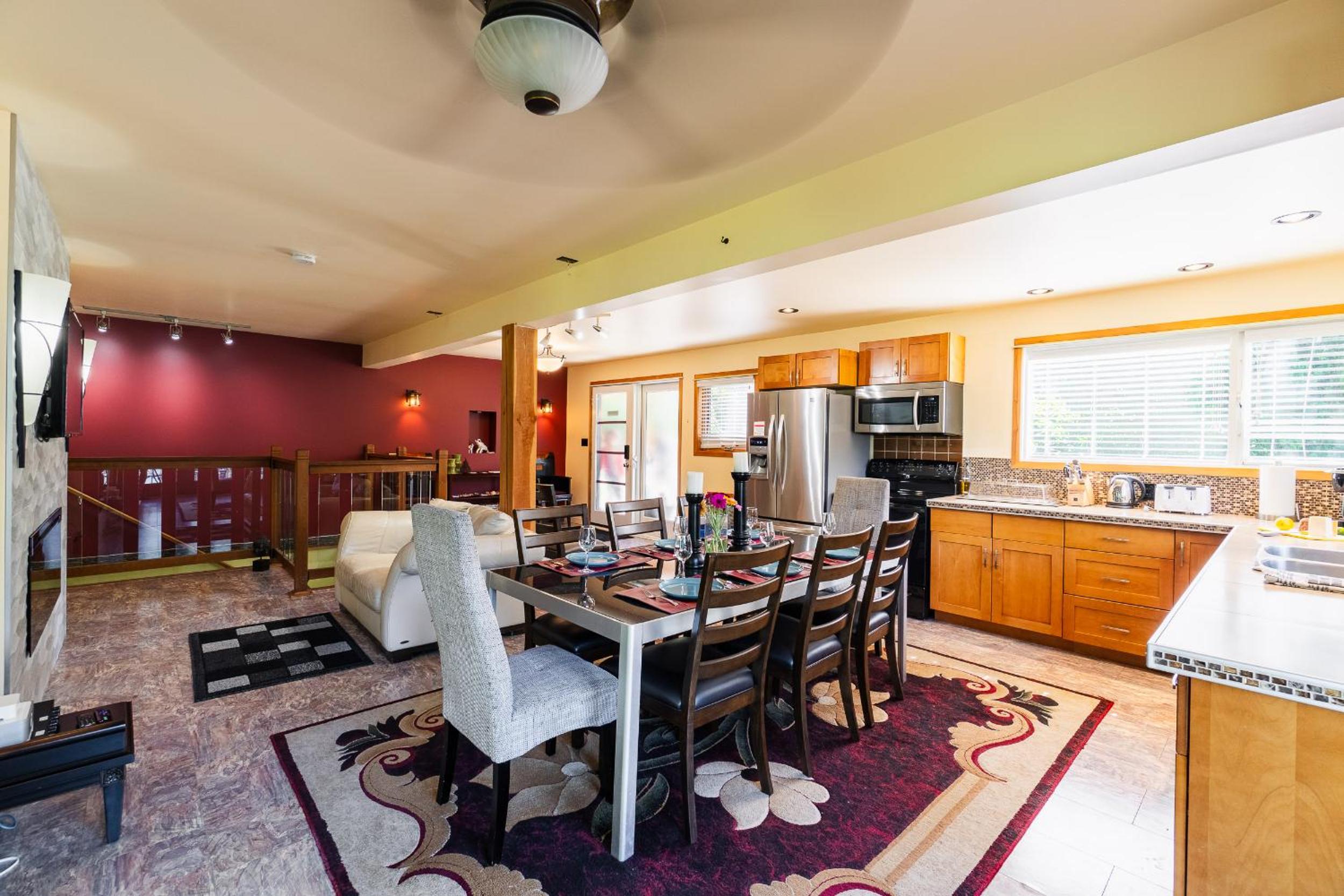 Kootenay, Lakeside Retreat, Main Floor and Walkout
