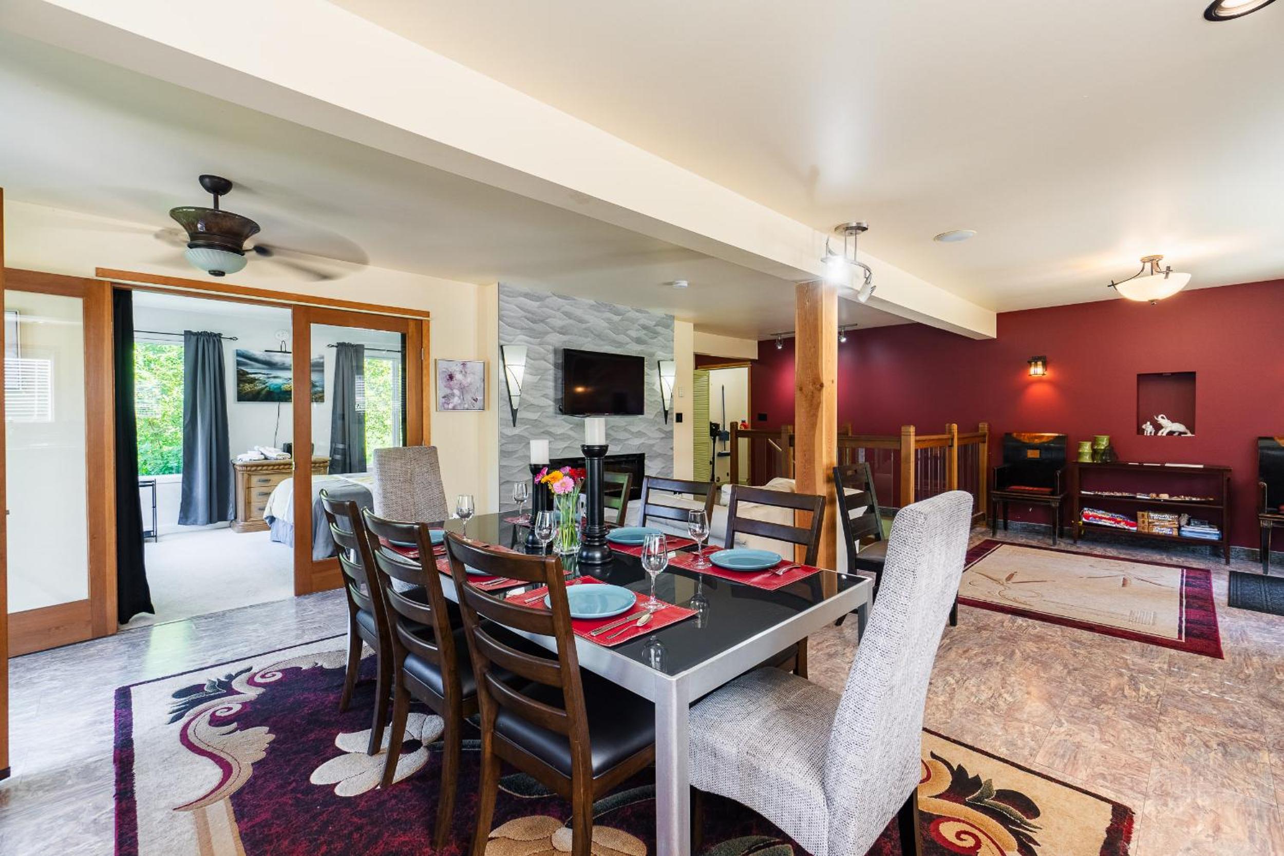 Kootenay, Lakeside Retreat, Main Floor and Walkout