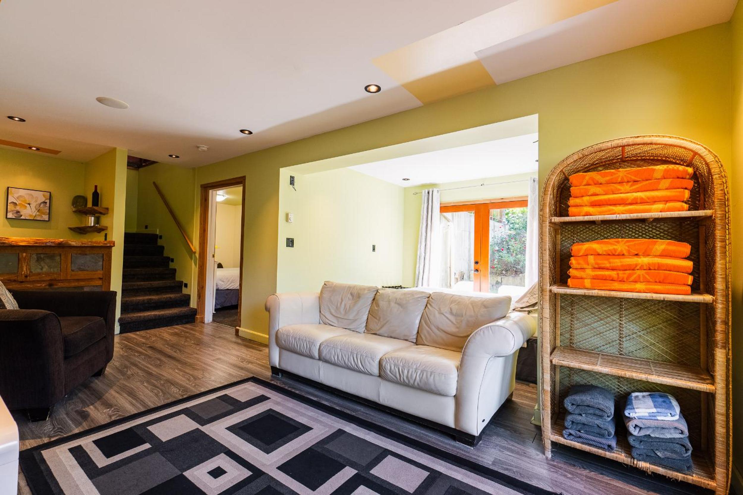 Kootenay, Lakeside Retreat, Main Floor and Walkout