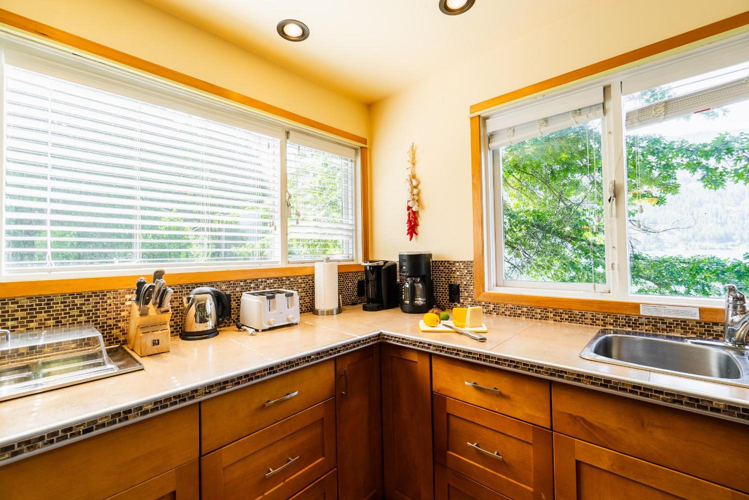 Kootenay, Lakeside Retreat, Main Floor and Walkout