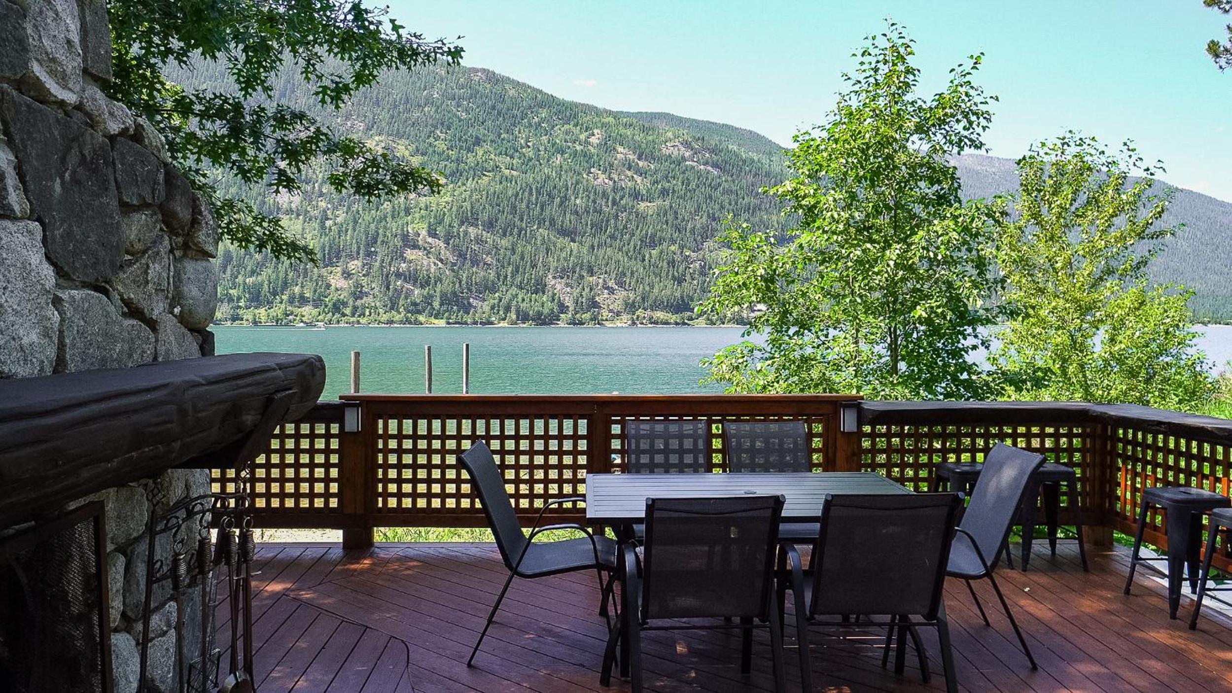 Kootenay, Lakeside Retreat, Main Floor and Walkout
