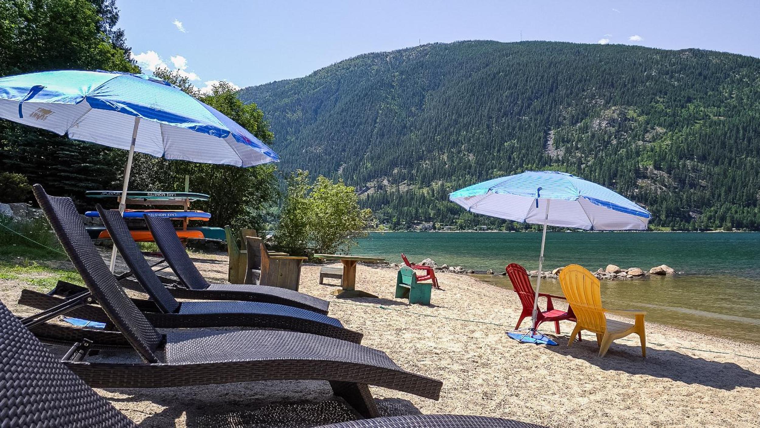Kootenay, Lakeside Retreat, Main Floor and Walkout