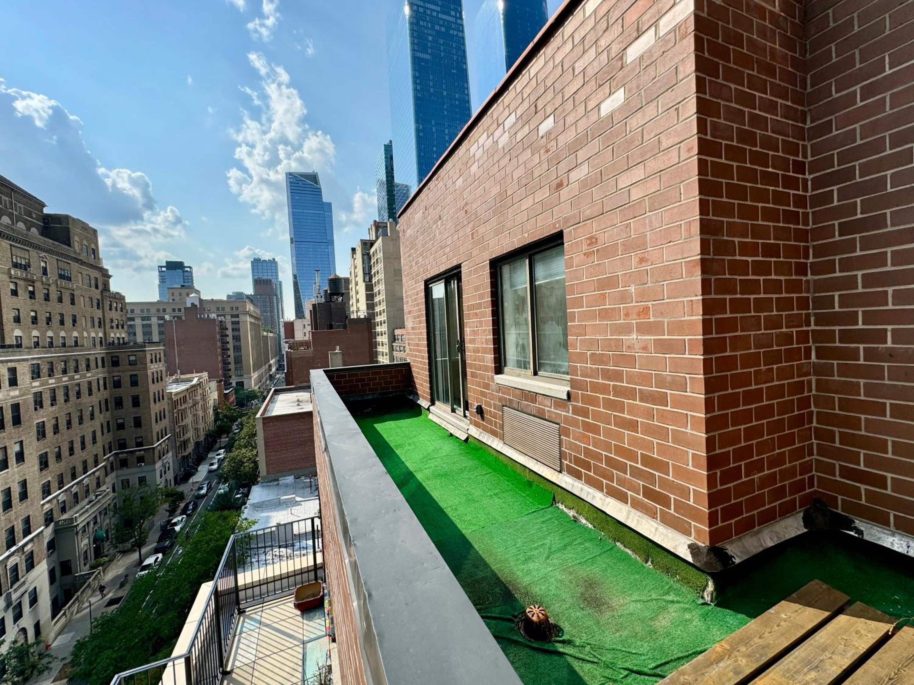Stylish Duplex Penthouse with large Outdoor Space