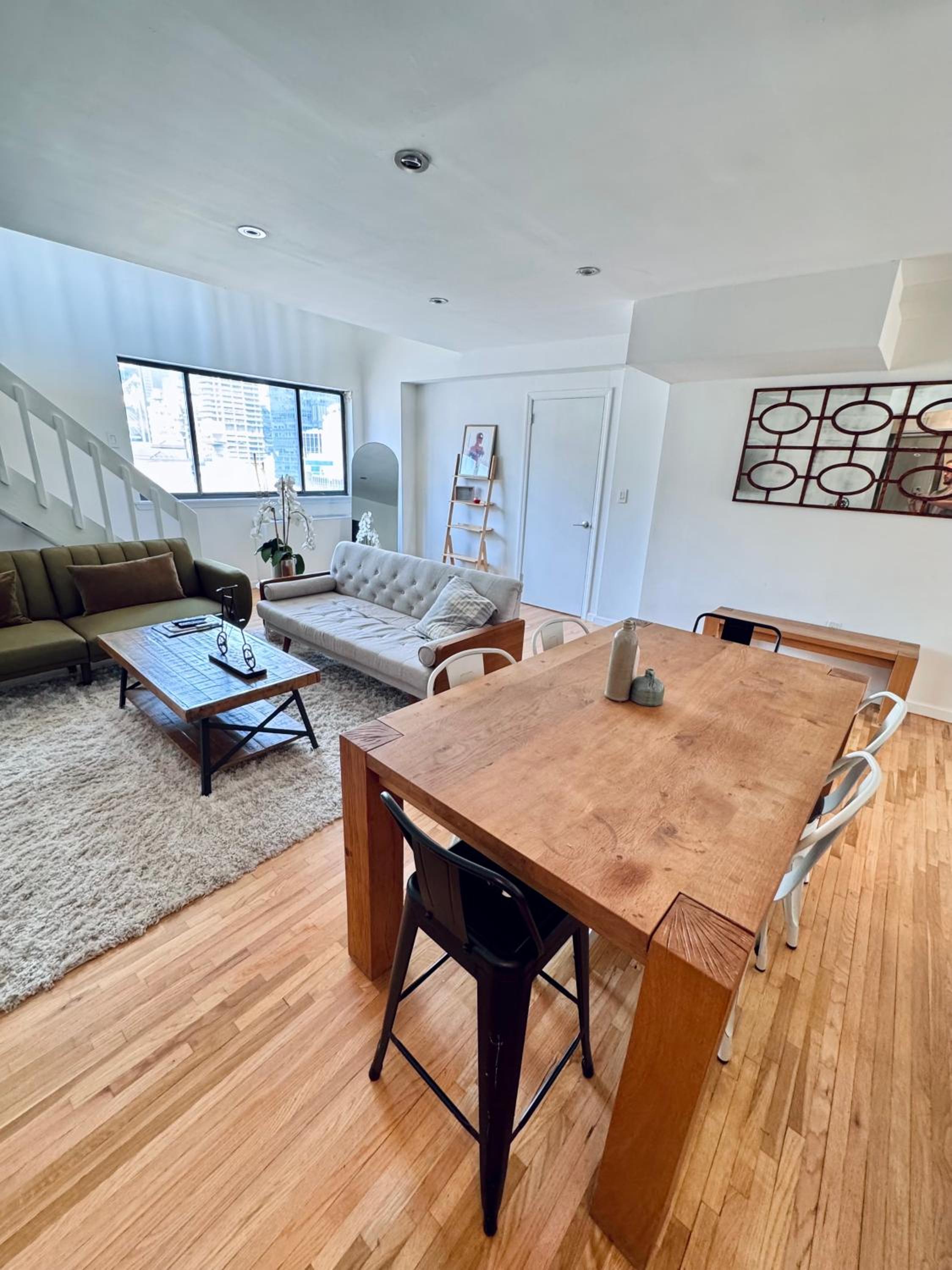 Stylish Duplex Penthouse with large Outdoor Space