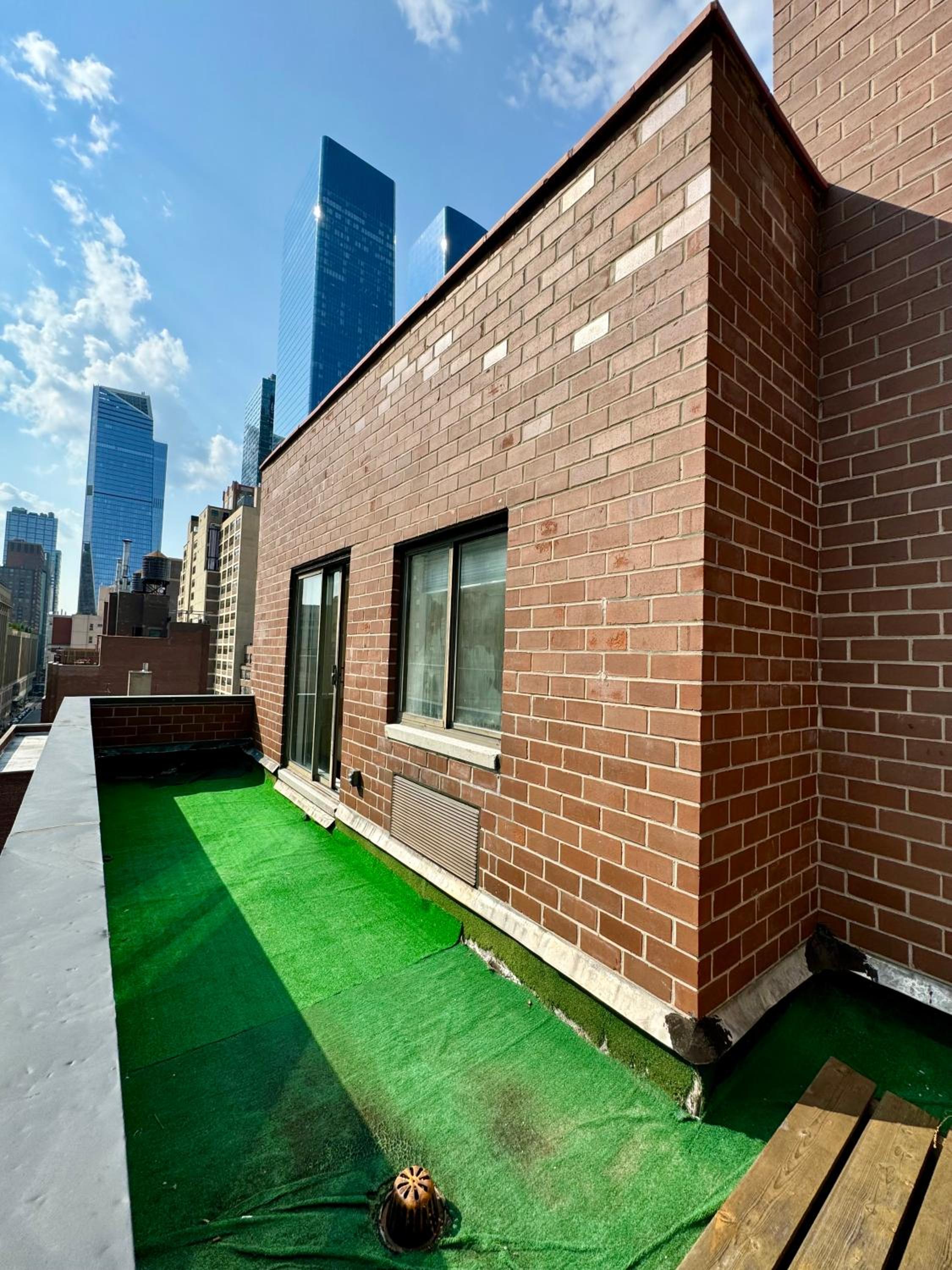 Stylish Duplex Penthouse with large Outdoor Space