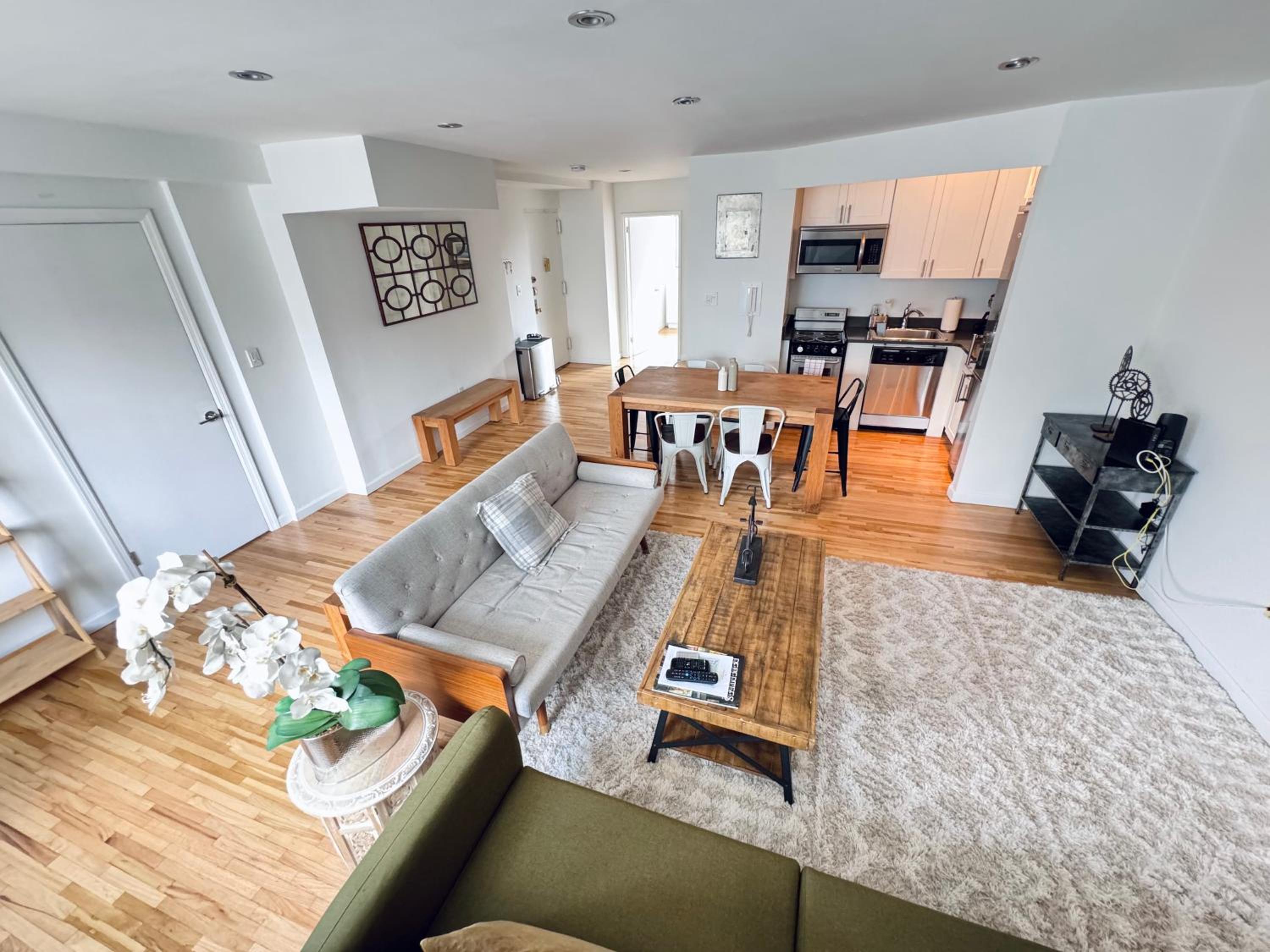 Stylish Duplex Penthouse with large Outdoor Space