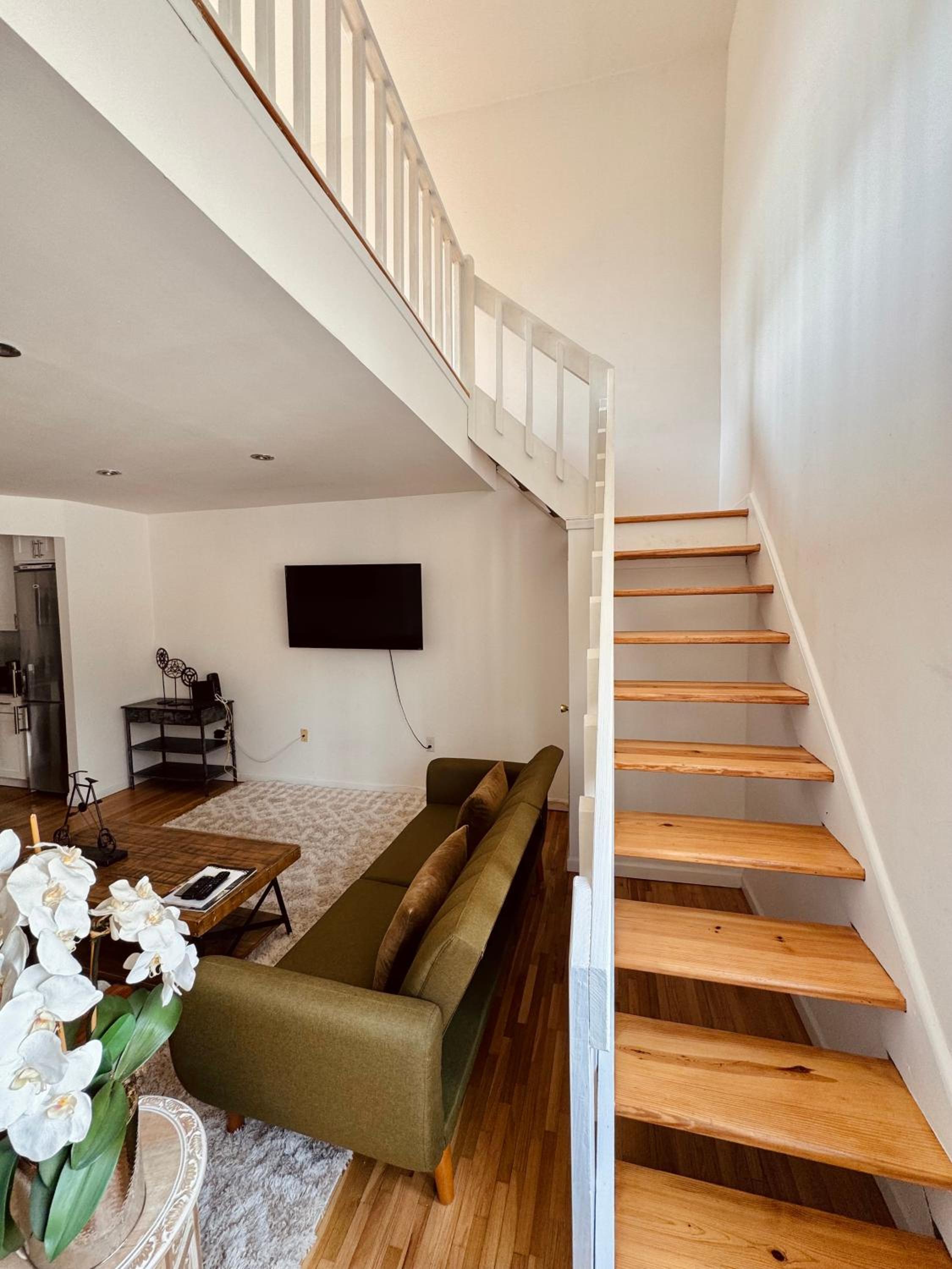 Stylish Duplex Penthouse with large Outdoor Space
