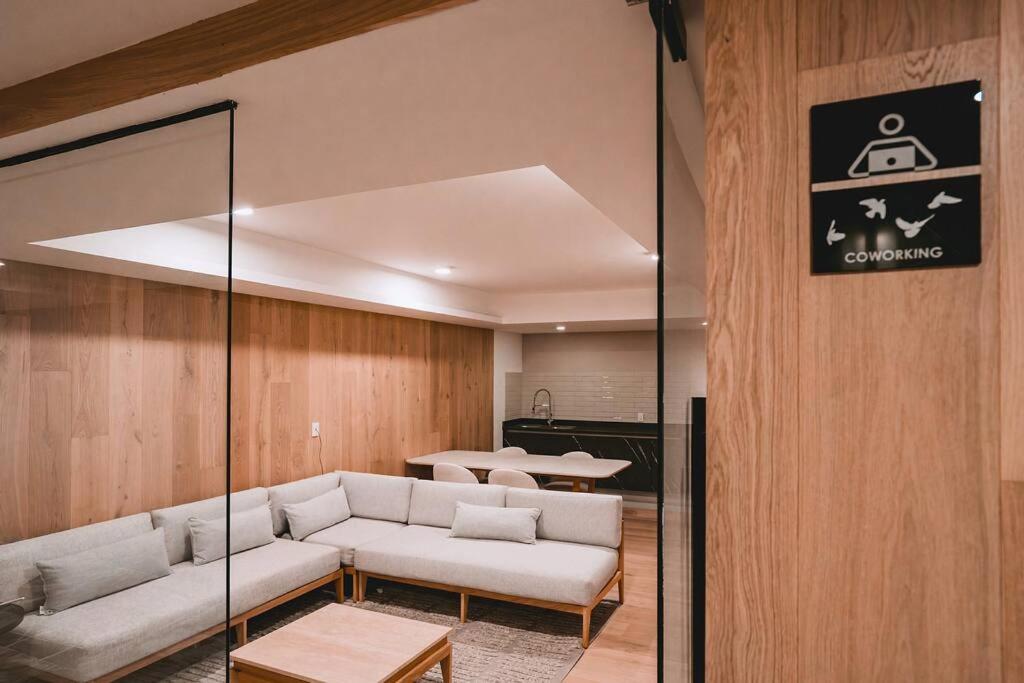 Stunning 3BR with pool, gym, coworking in Condesa — Mexico City