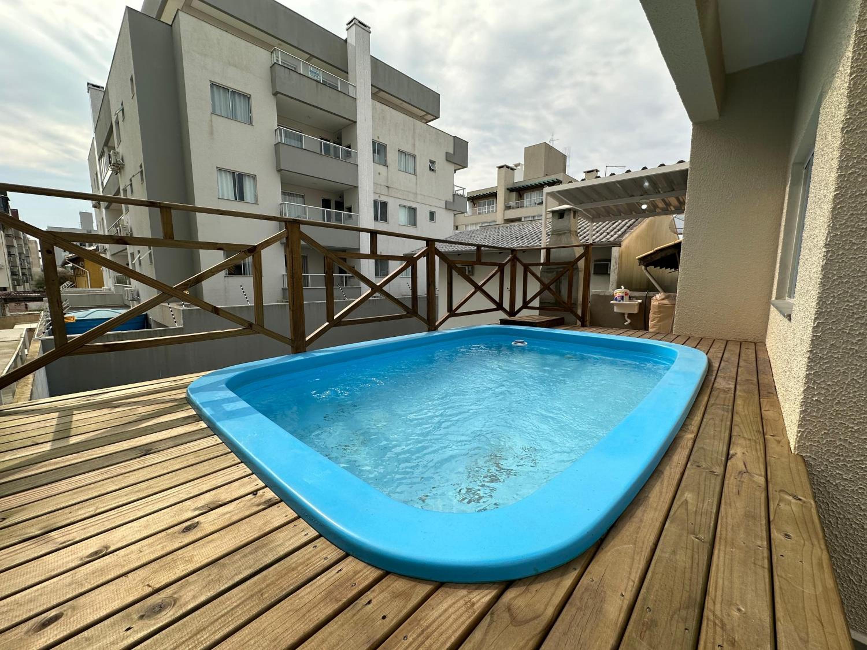 Duplex de 3 Quartos com Piscina - 140m da praia
