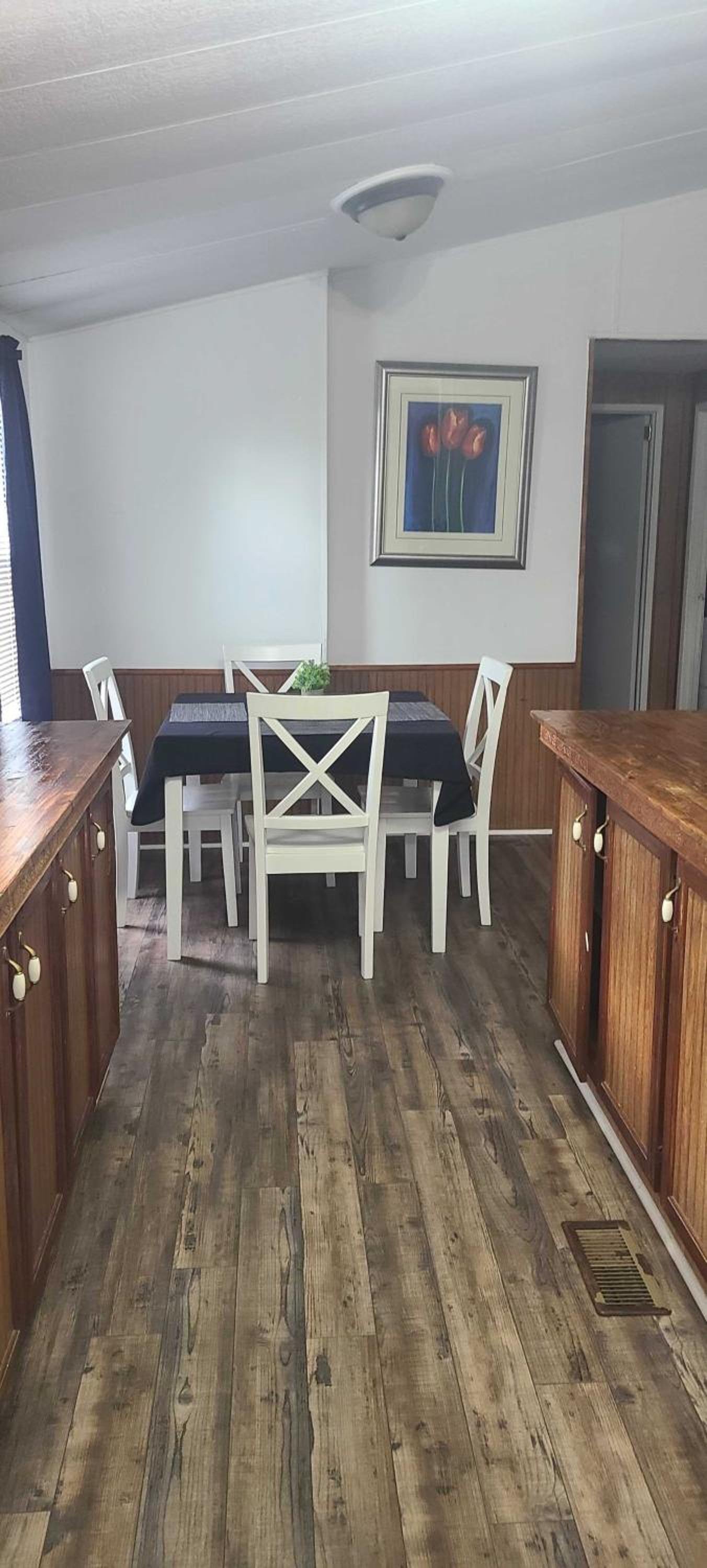 15mins to Downtown- Adorable on Taylor Both Units view 3