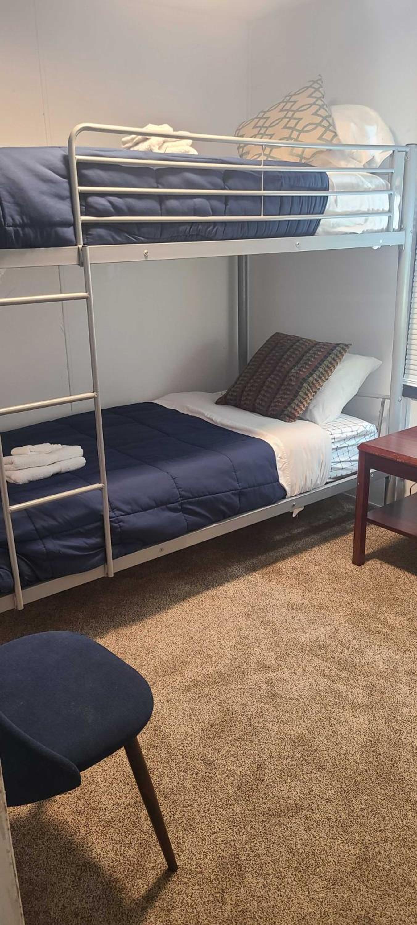 15mins to Downtown- Adorable on Taylor Both Units view 4