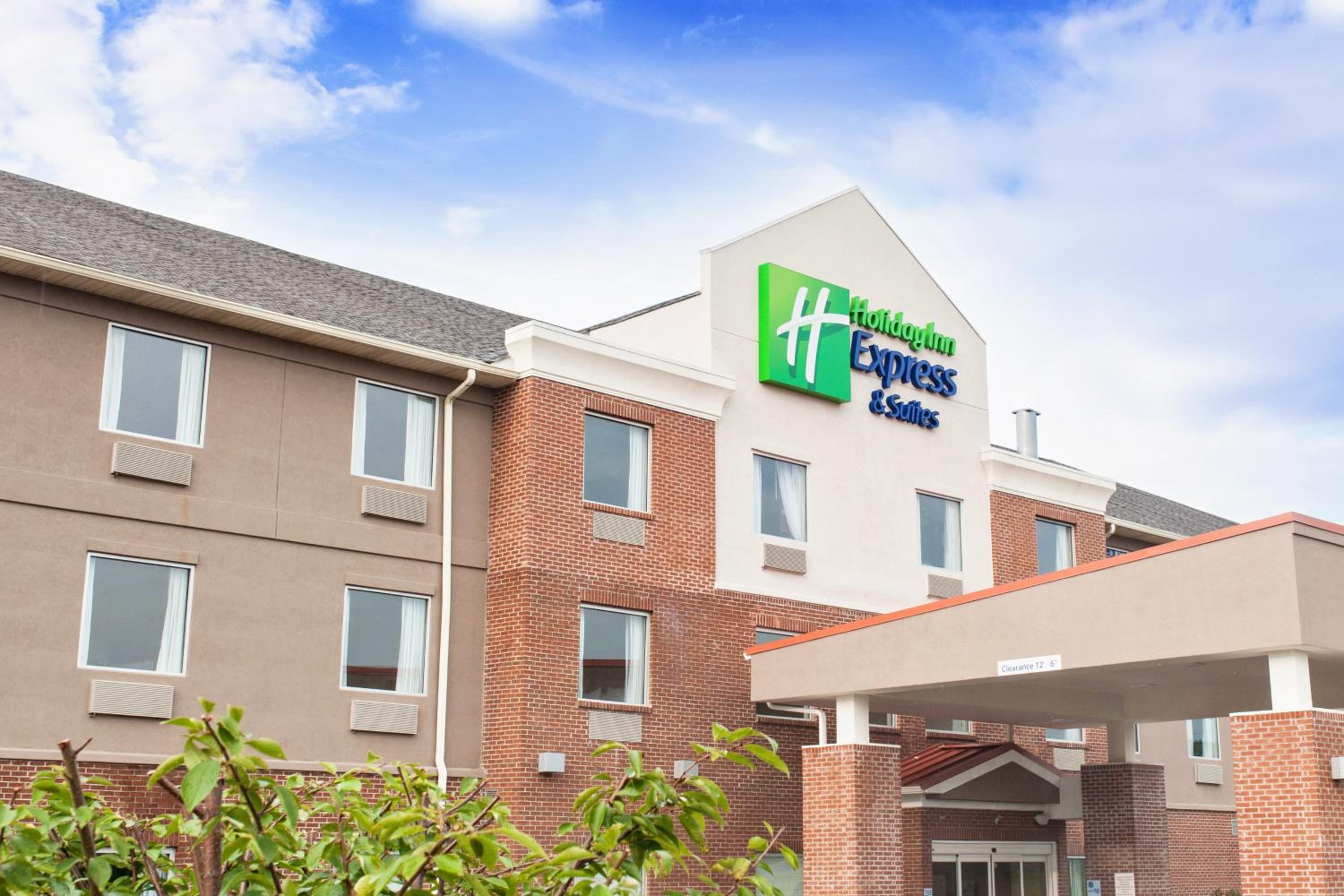 Sweetwater Vacations - Holiday Inn Express  Suites Sweetwater, an IHG Hotel - Property Image 11