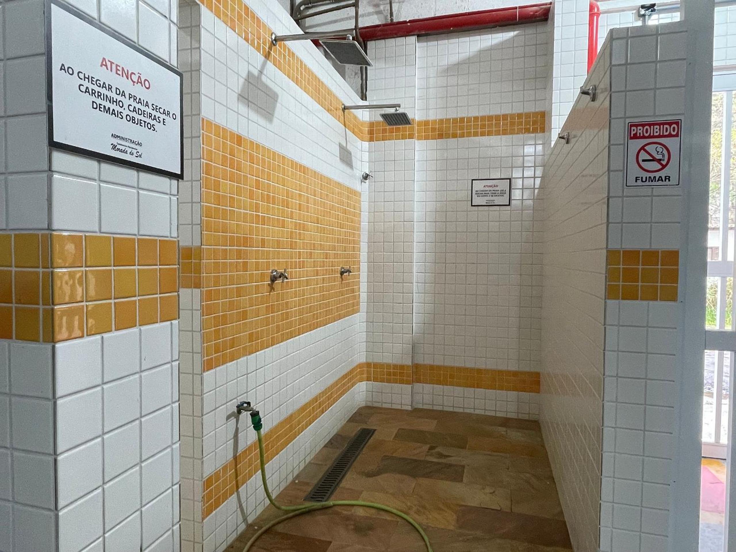 Apartamentos a 100m Praia das Toninhas PISCINA AQUECIDA