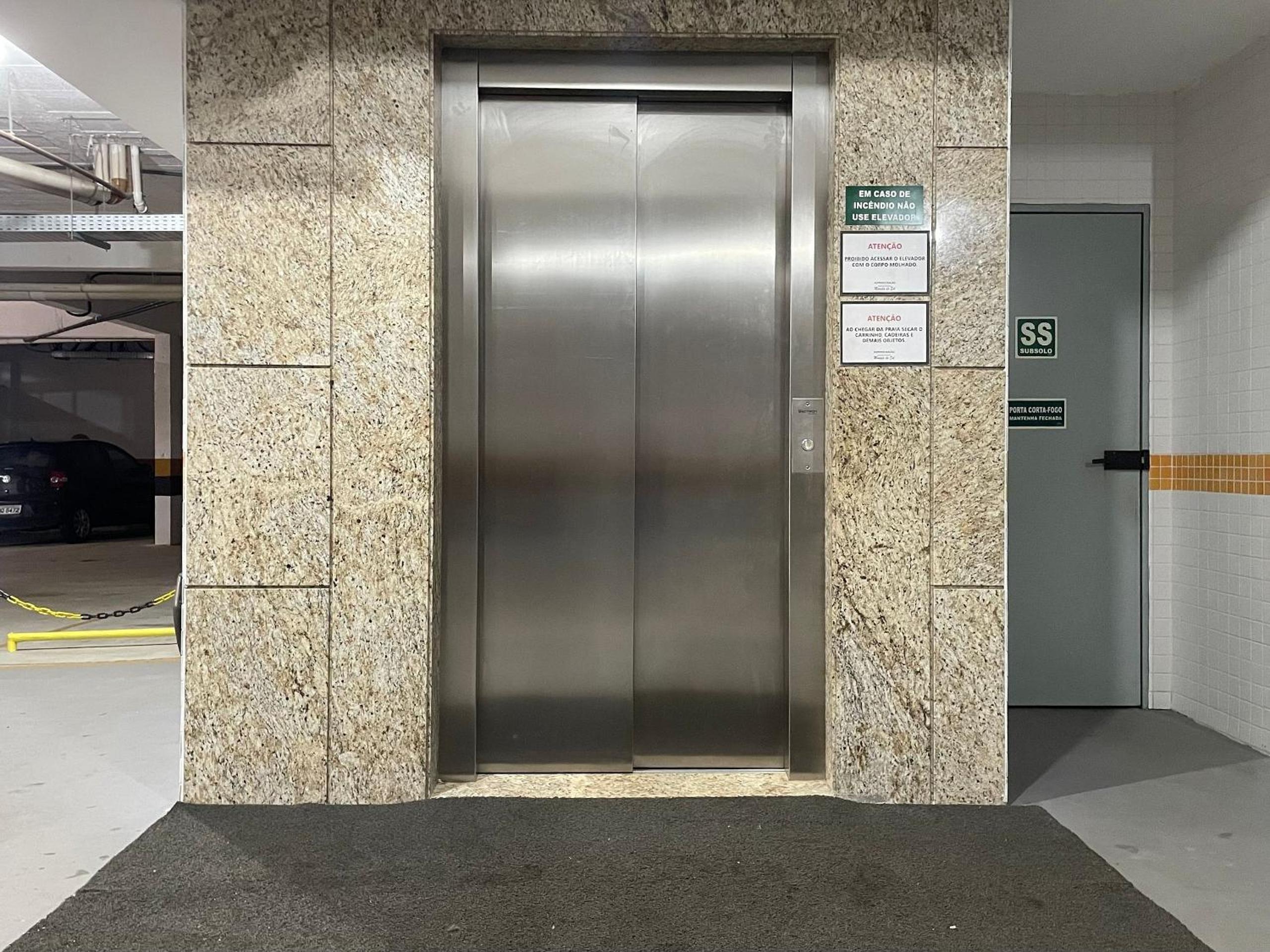 Apartamentos a 100m Praia das Toninhas PISCINA AQUECIDA