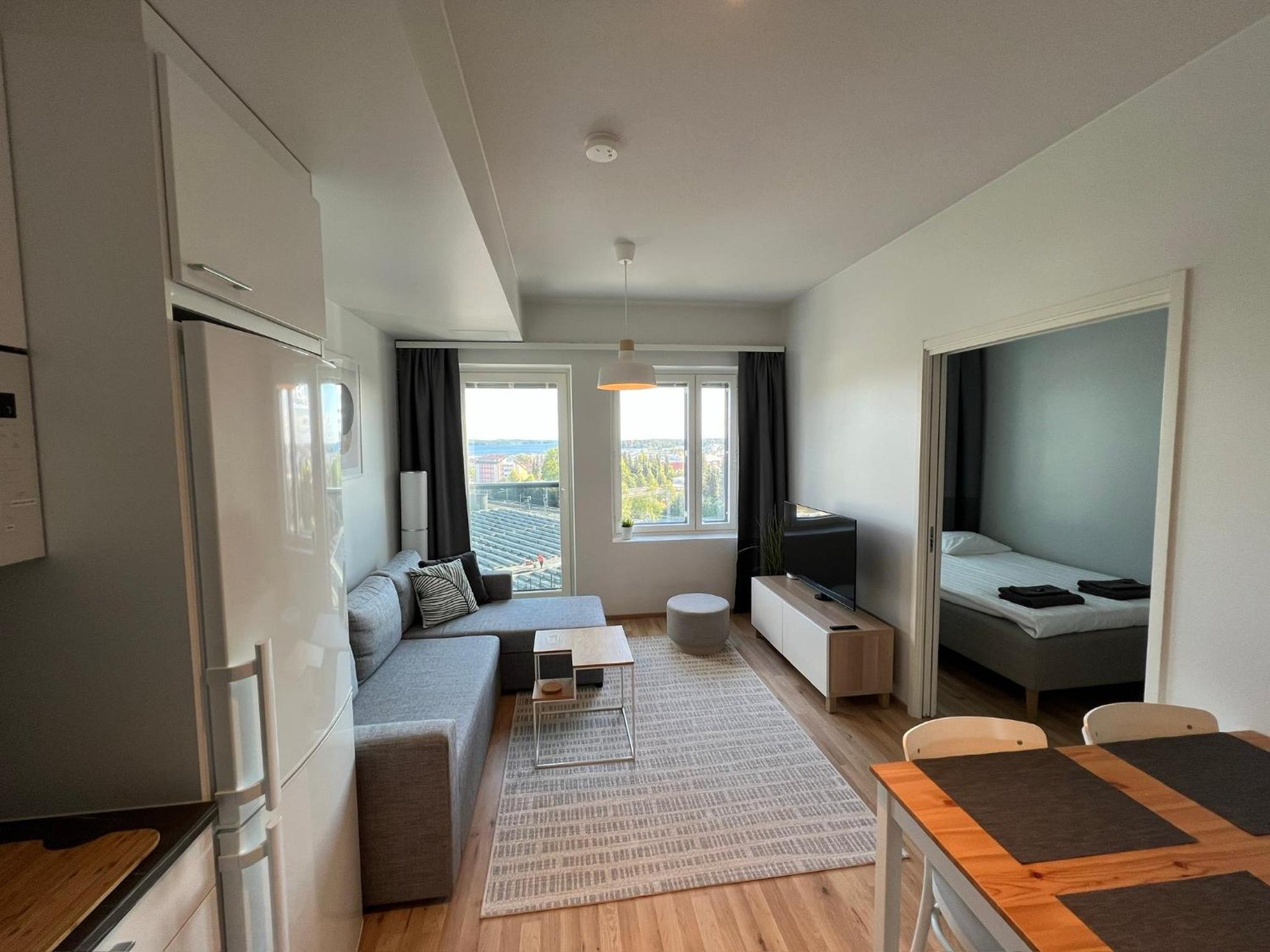 City Apartment with lake view and free parking view 2