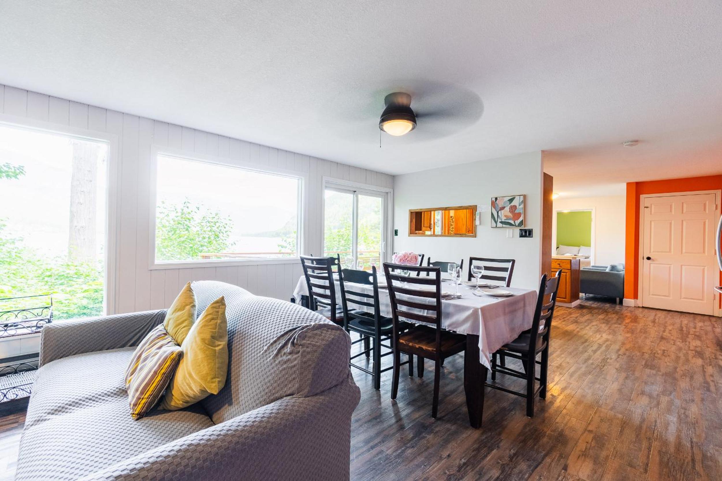 Nelson, What a view, 3 bedrms, 2 Baths, full kitchen