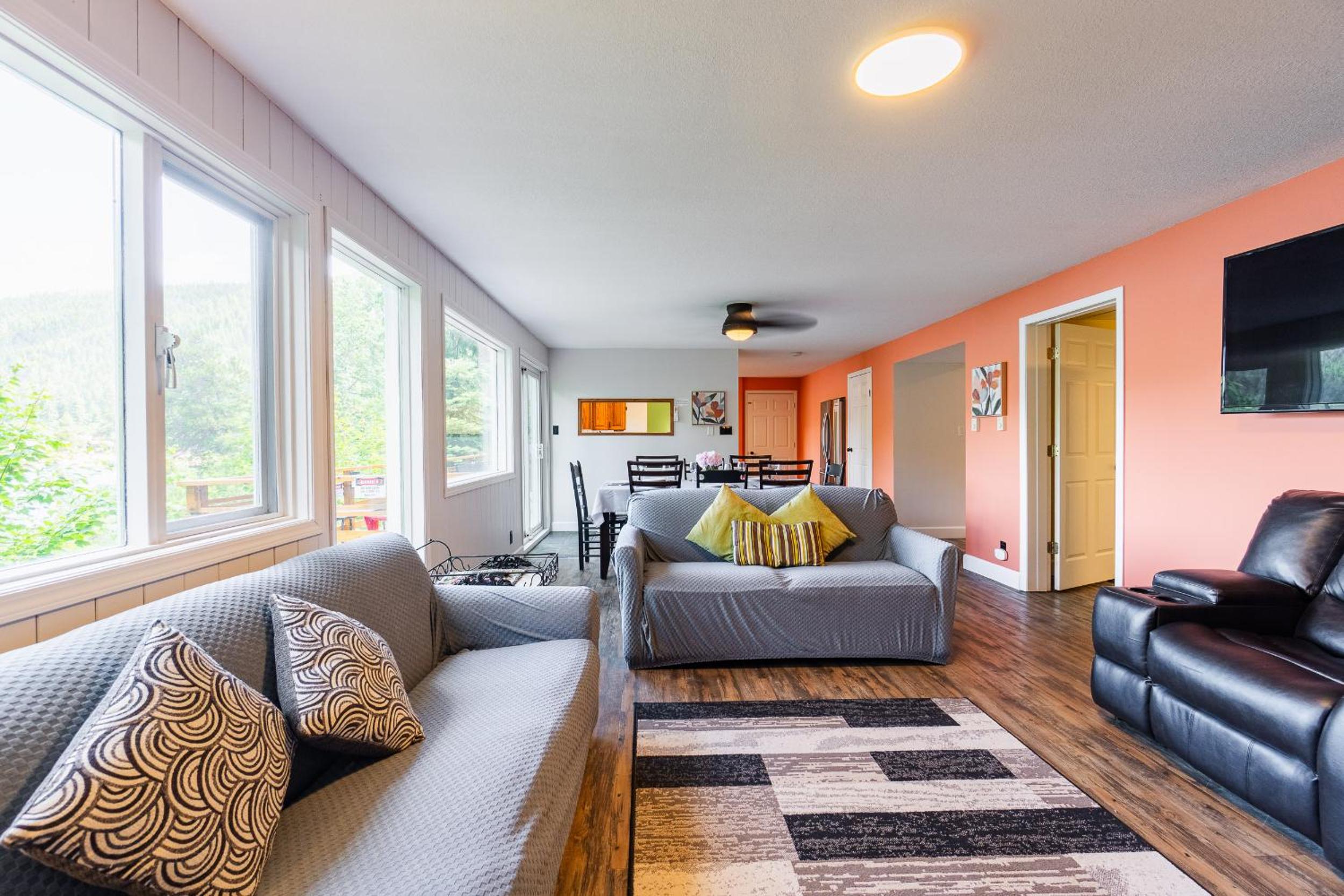 Nelson, What a view, 3 bedrms, 2 Baths, full kitchen
