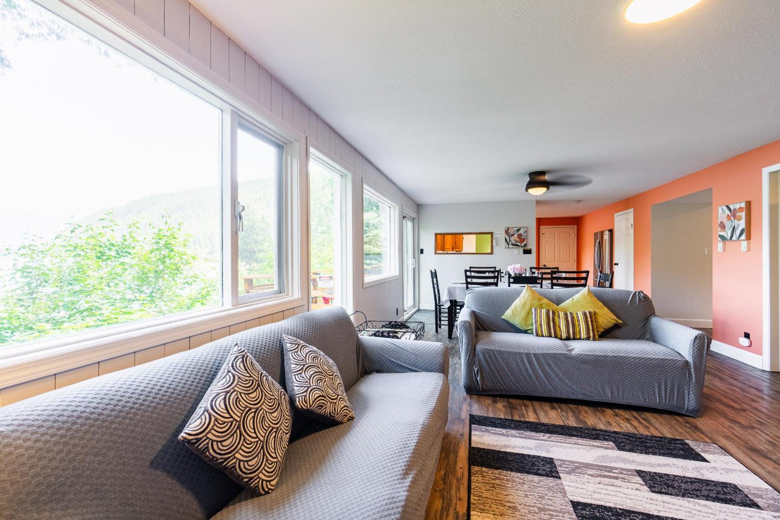 Nelson, What a view, 3 bedrms, 2 Baths, full kitchen