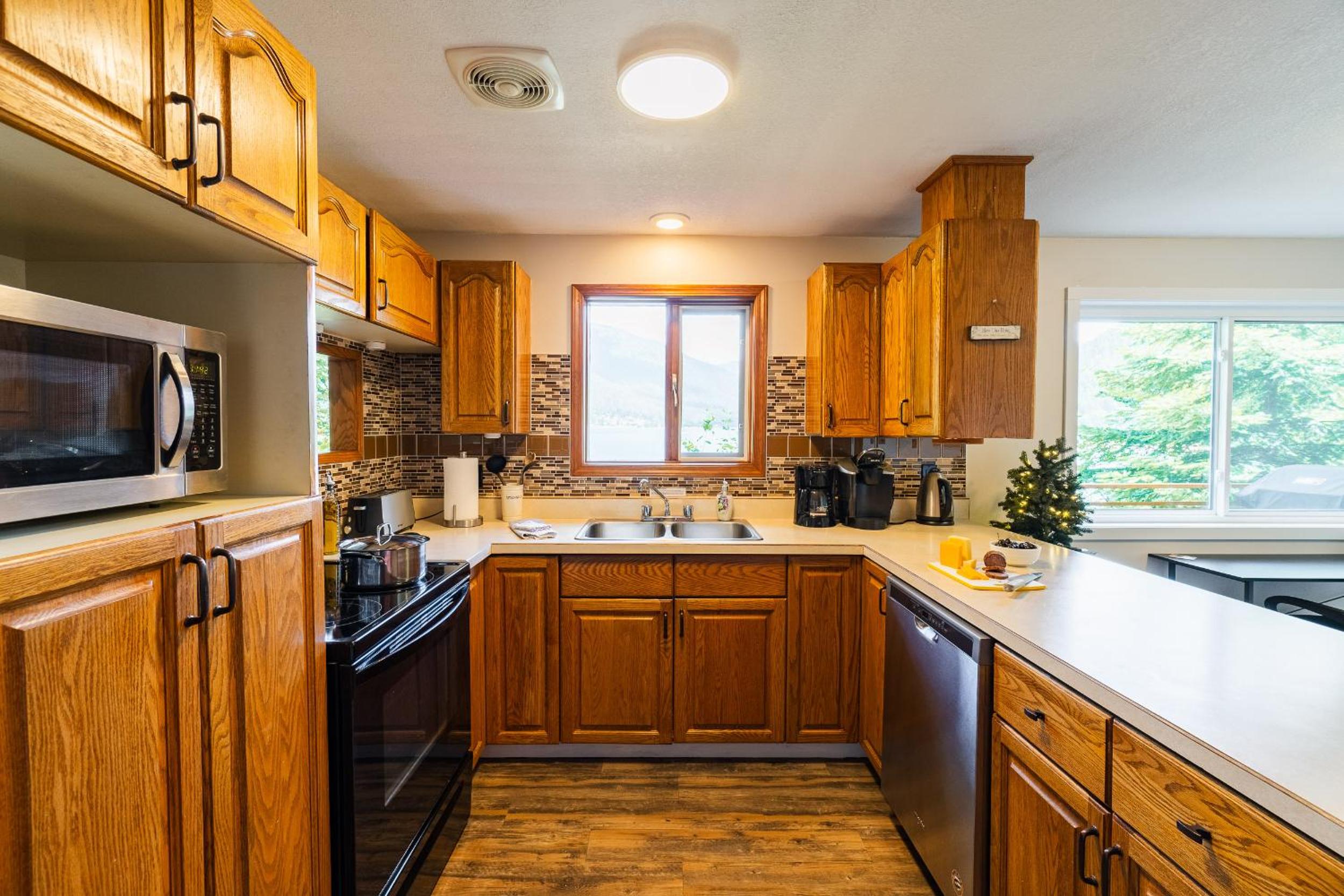 Nelson, What a view, 3 bedrms, 2 Baths, full kitchen