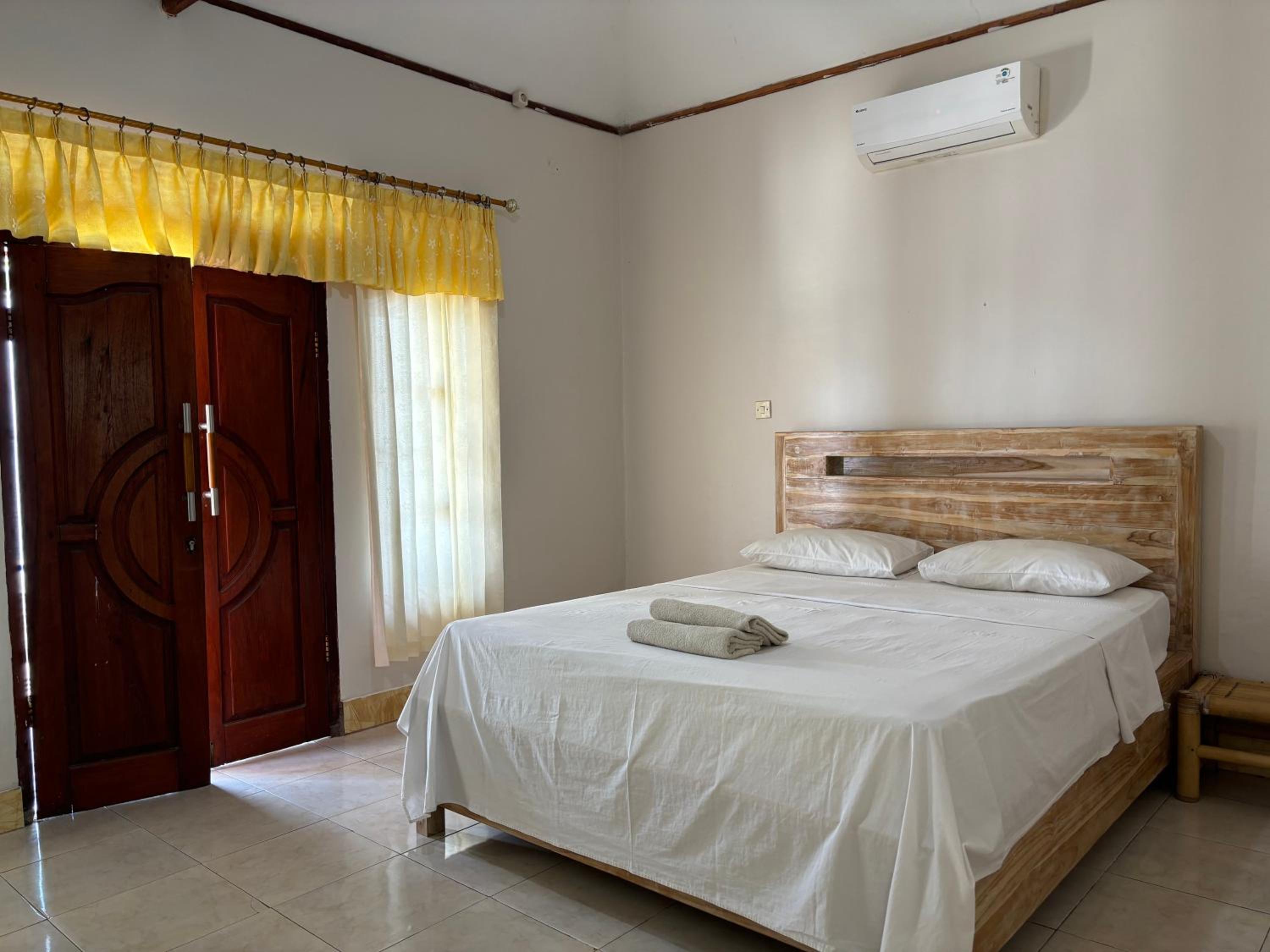 Krisna Bungalows and Restaurant