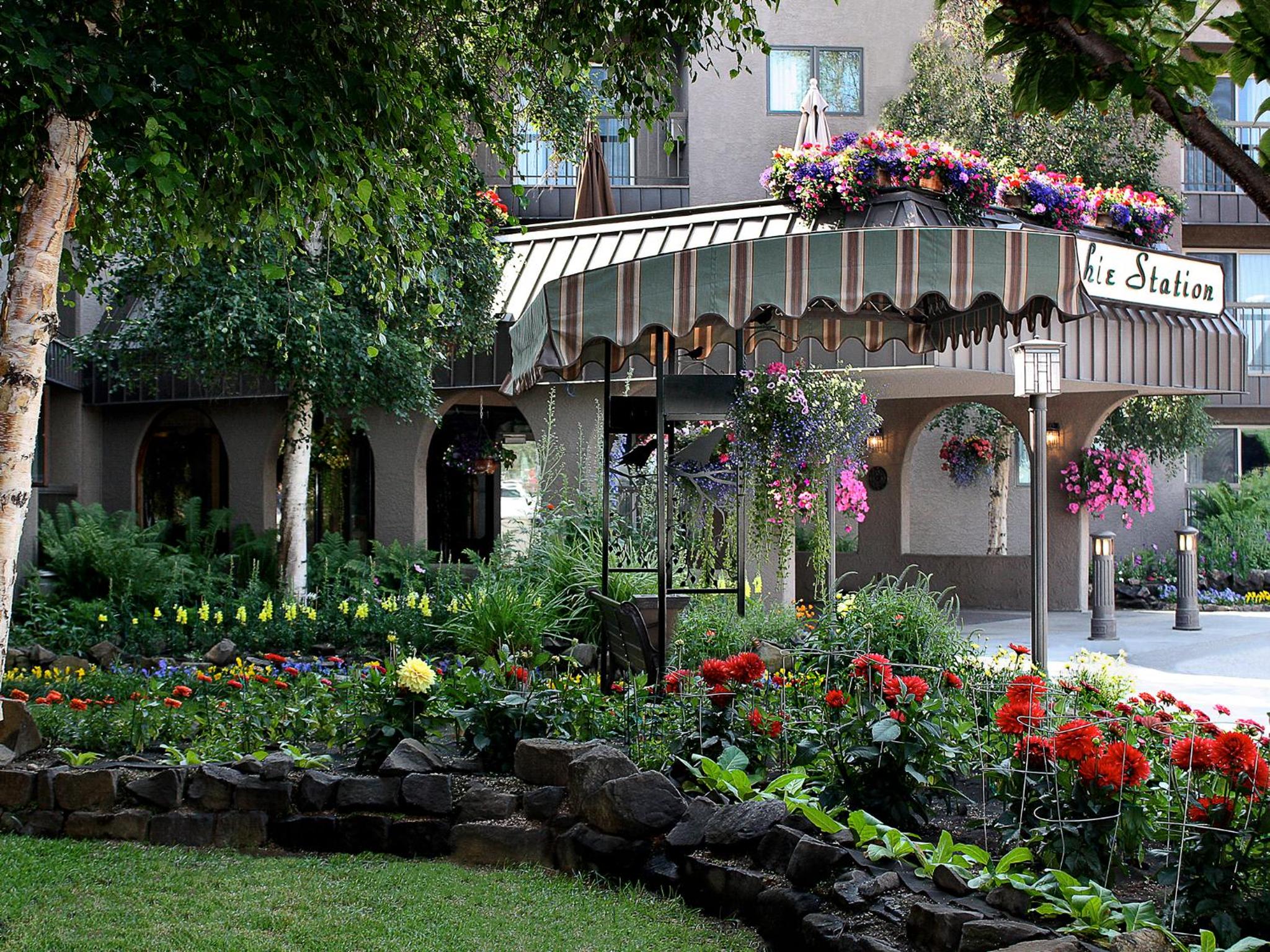 Fairbanks Vacations - Sophie Station Suites - Property Image 9