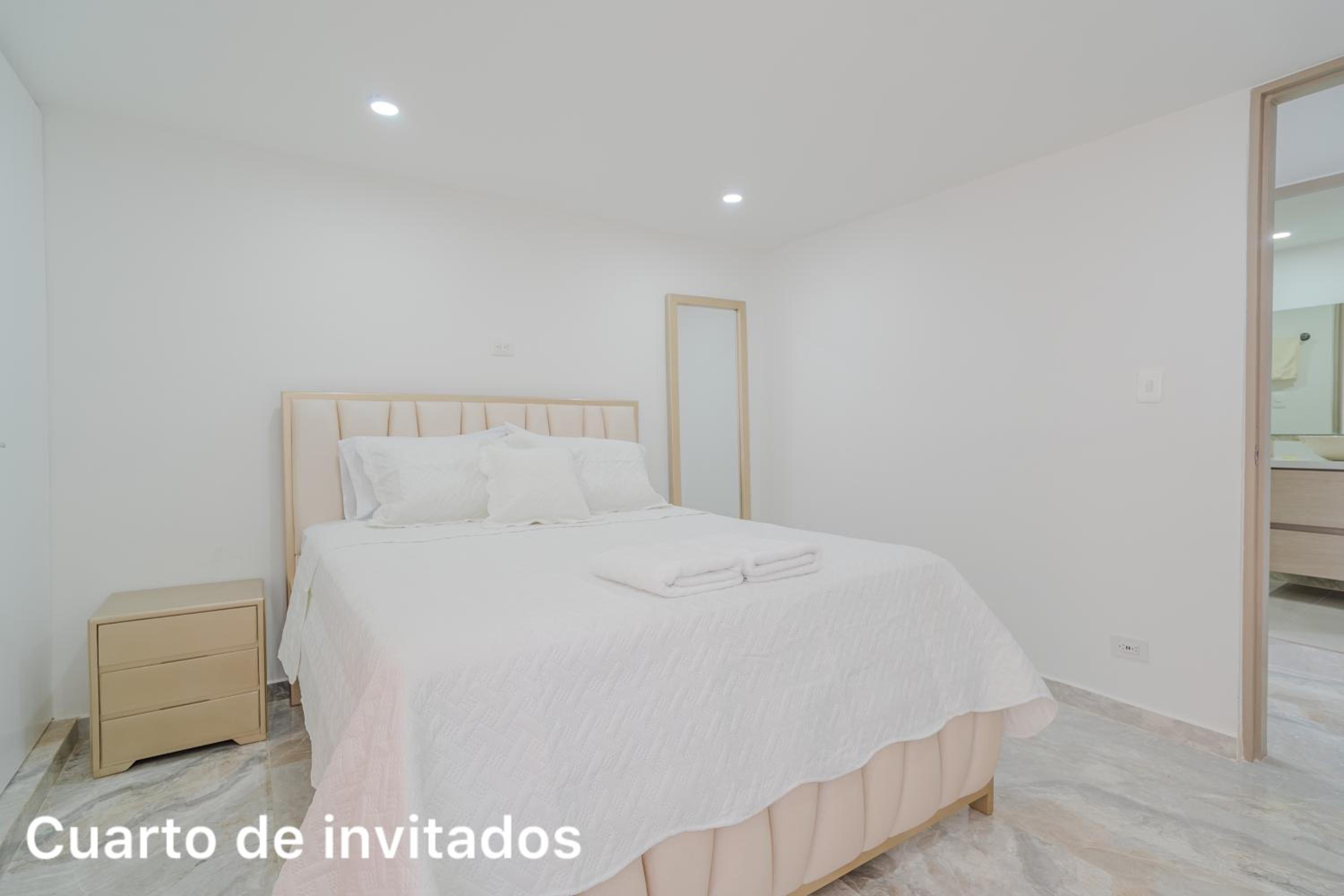 lujoso apartamento familiar frente al mar