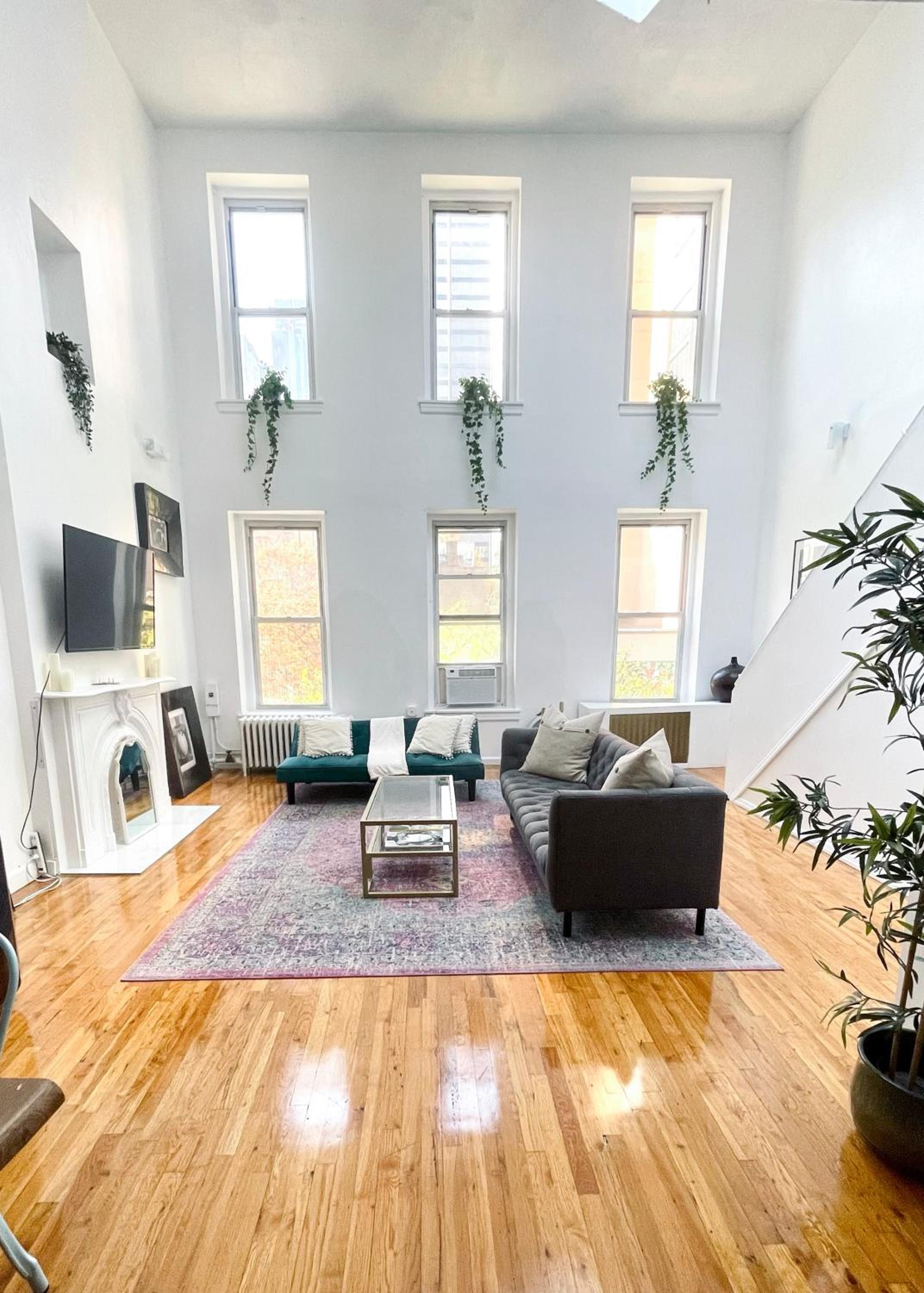 Gorgeous Extra Spacious Duplex Penthouse