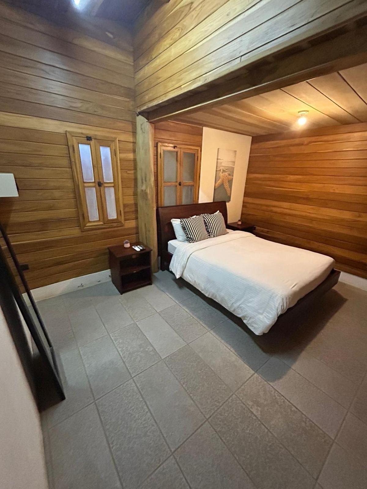 Casa Aura Beachfront B&B