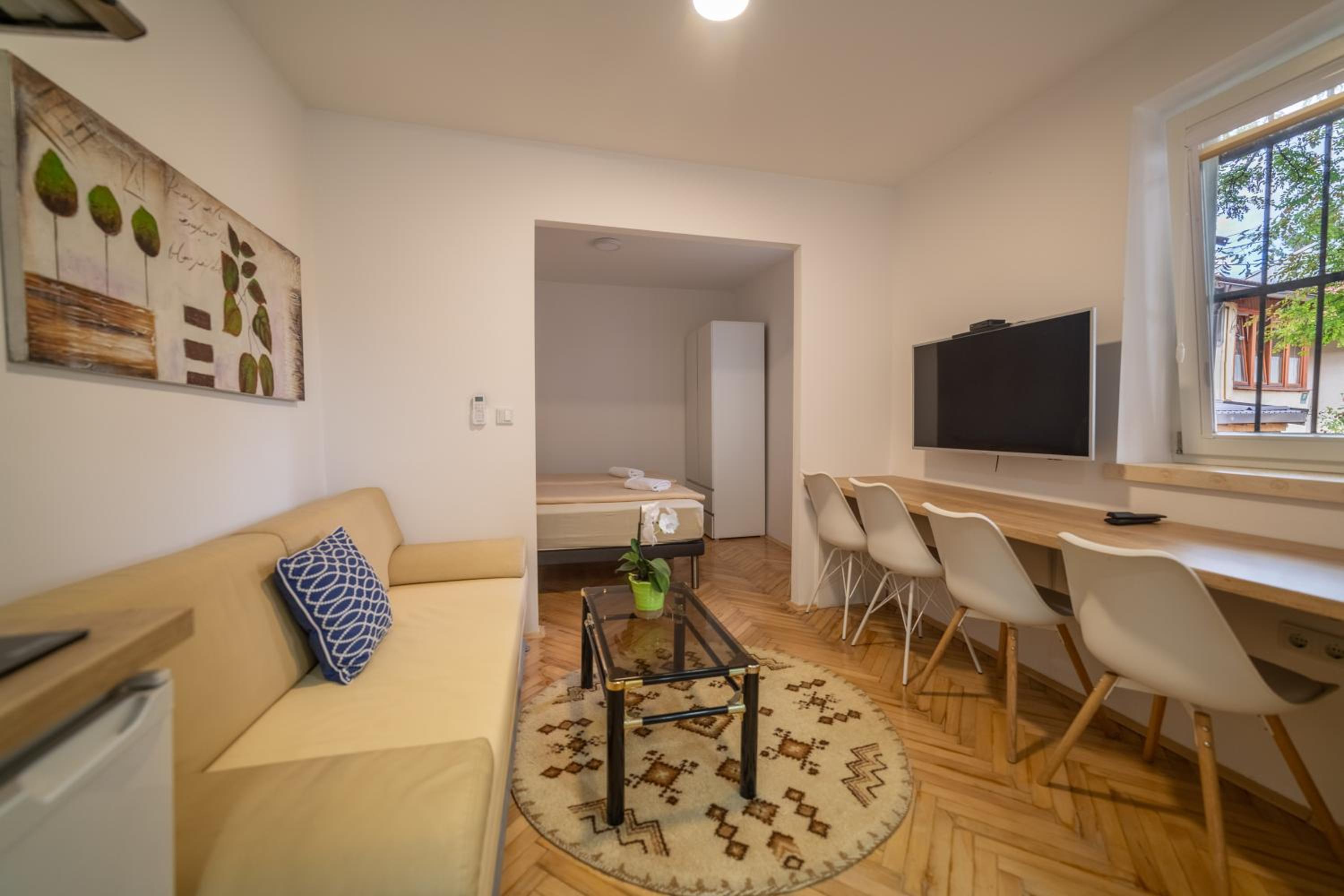 Four Seasons Apartments