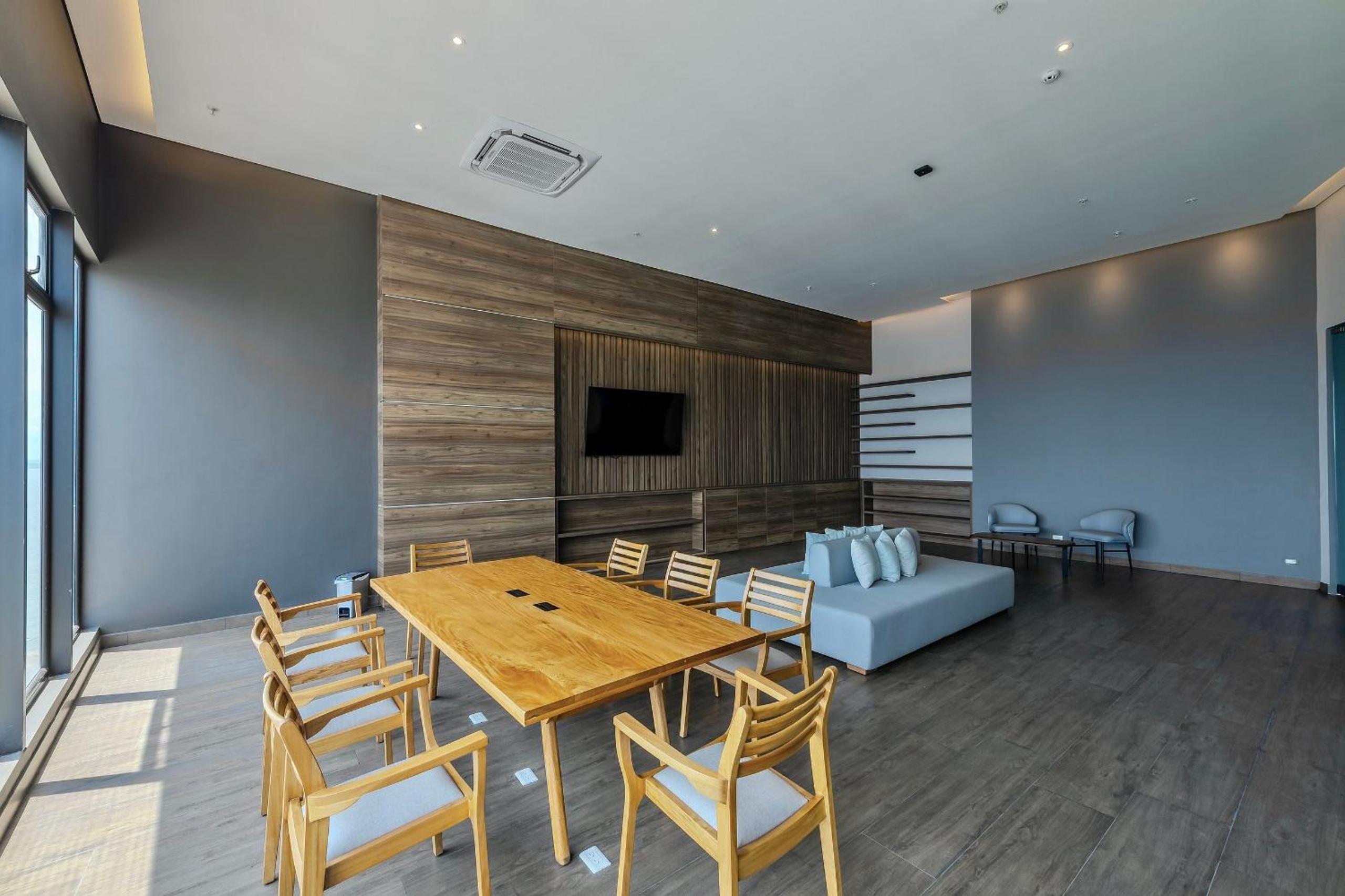 meeting & event spaces