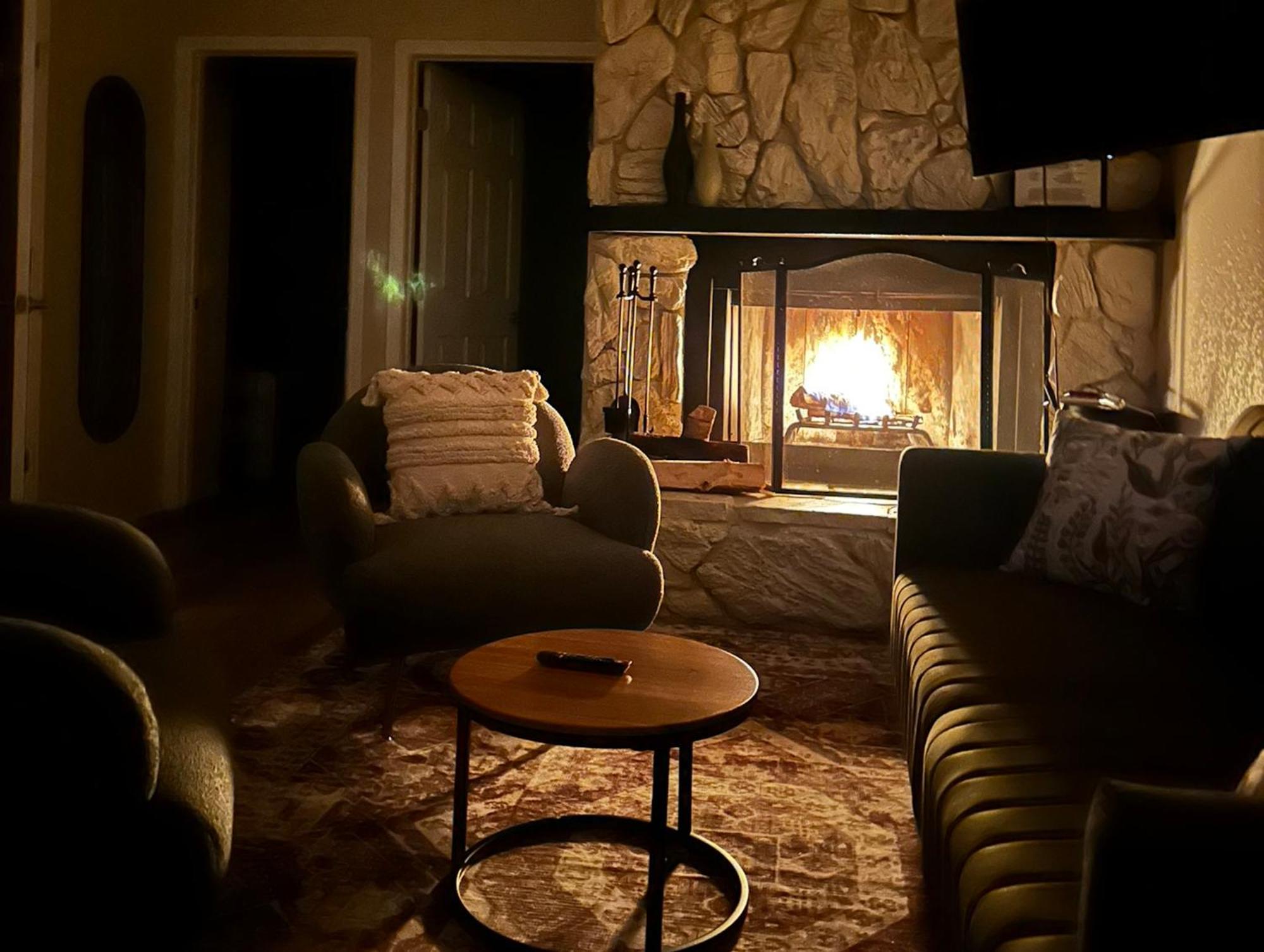Bear Nest - Cozy 2 bedroom House adjacent to National Forest with Deck BBQ Fireplace view 2