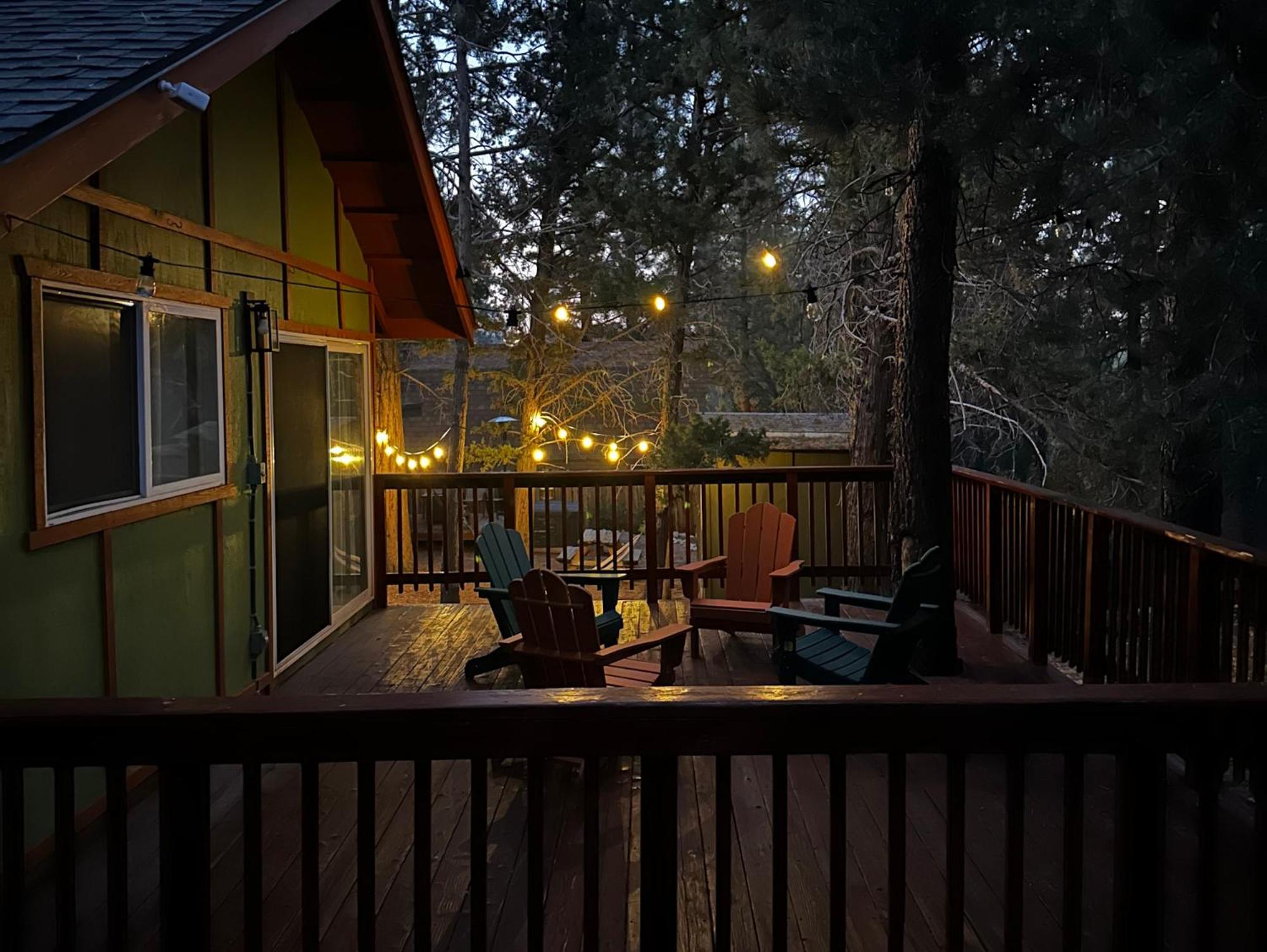 Bear Nest - Cozy 2 bedroom House adjacent to National Forest with Deck BBQ Fireplace view 4