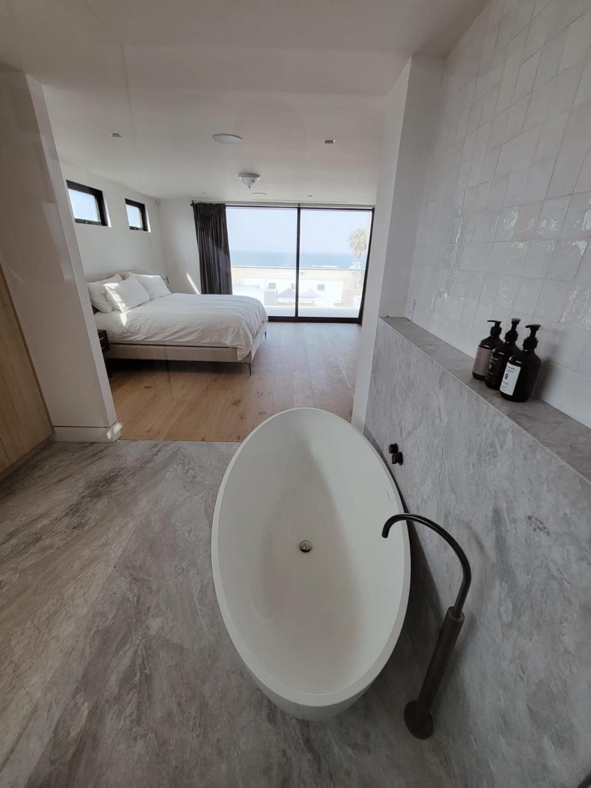 Luxurious 4-Bedroom Beach House