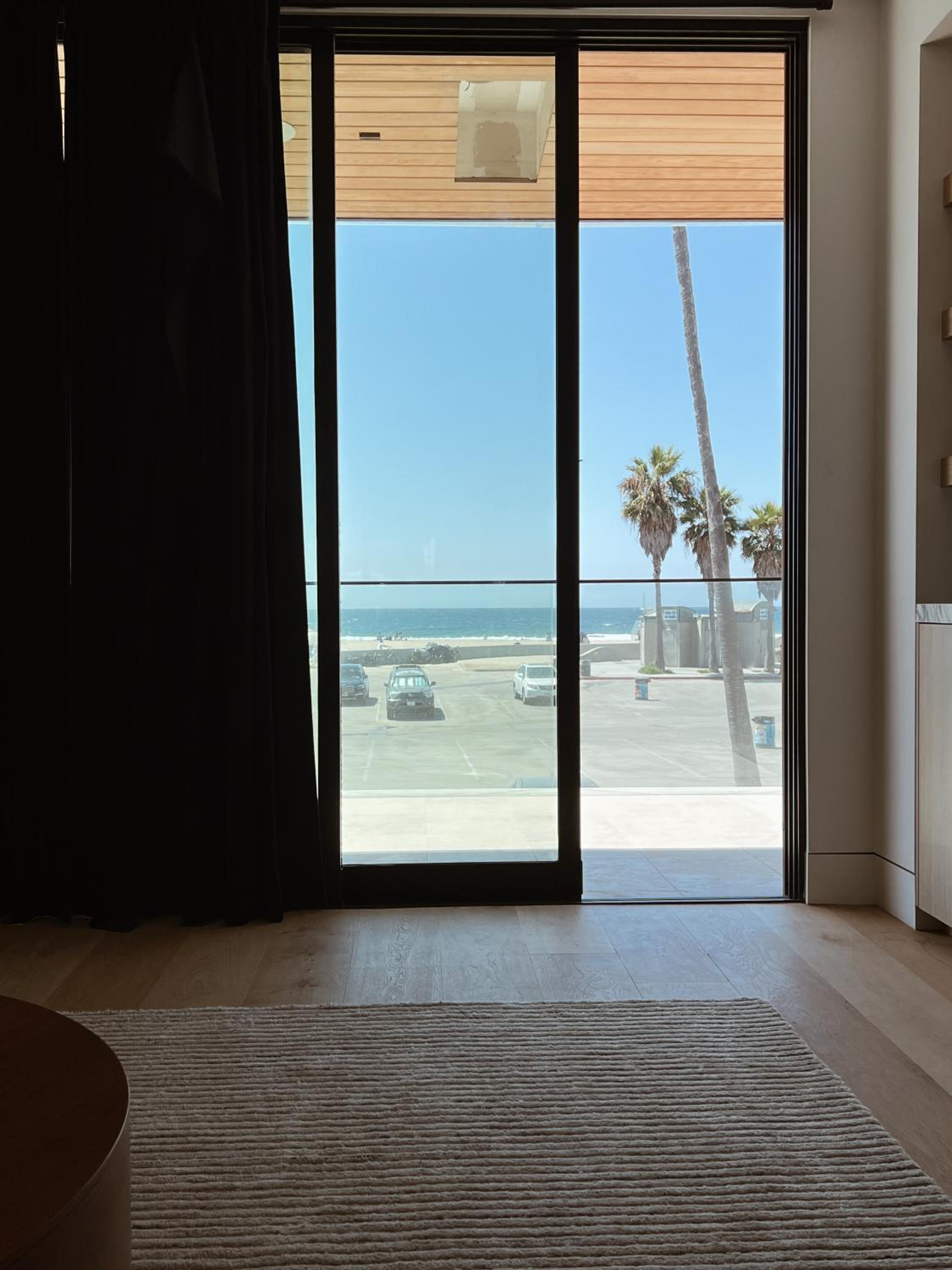 Luxurious 4-Bedroom Beach House