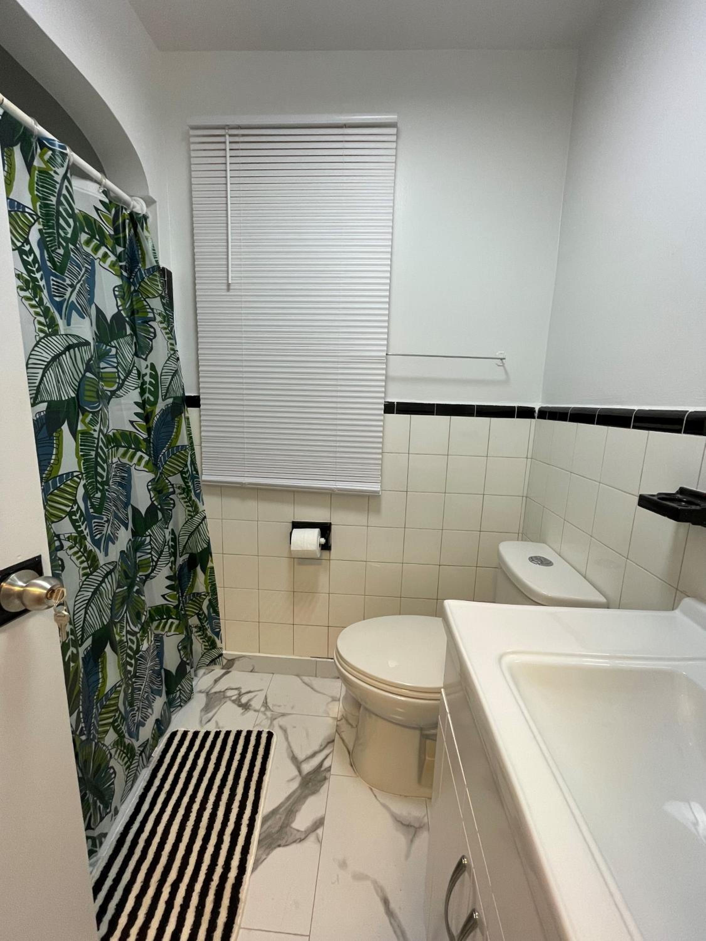 Toronto Full Bed in a Room - Midtown