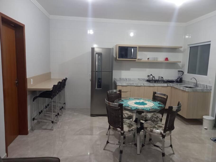 Lindo Apartamento frente ao Mar na Praia da Maranduba