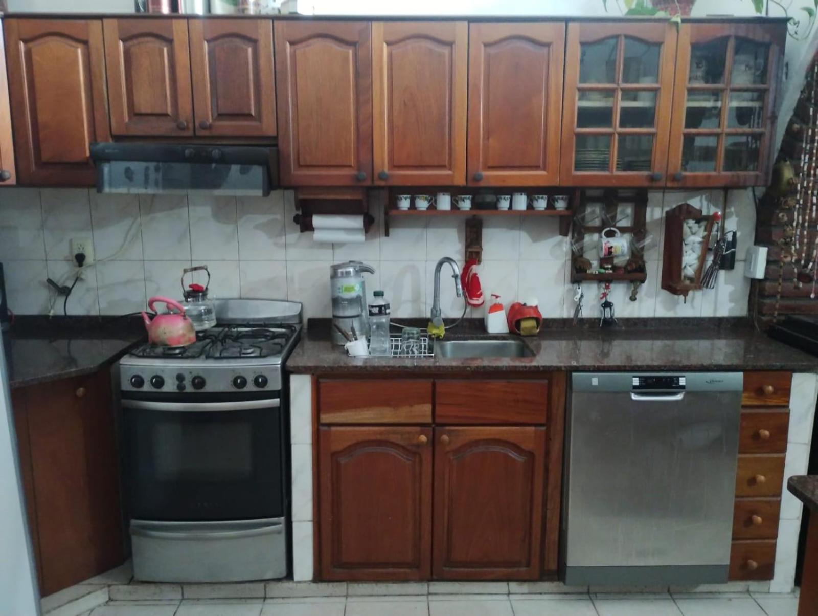Alta Córdoba casa con cochera