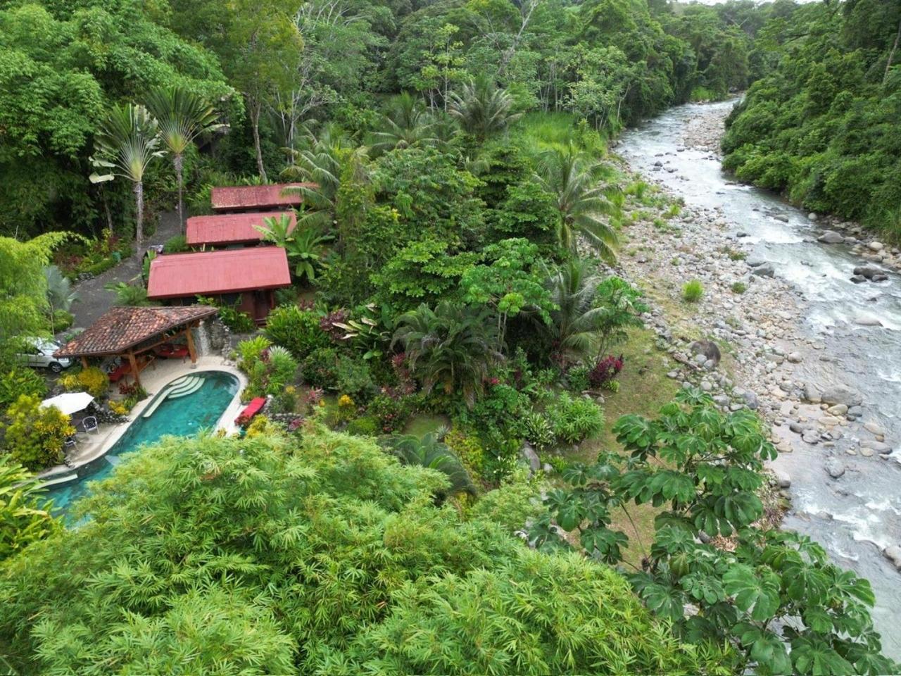 Toucan Villa -riverfront With Pool & Near A Beach