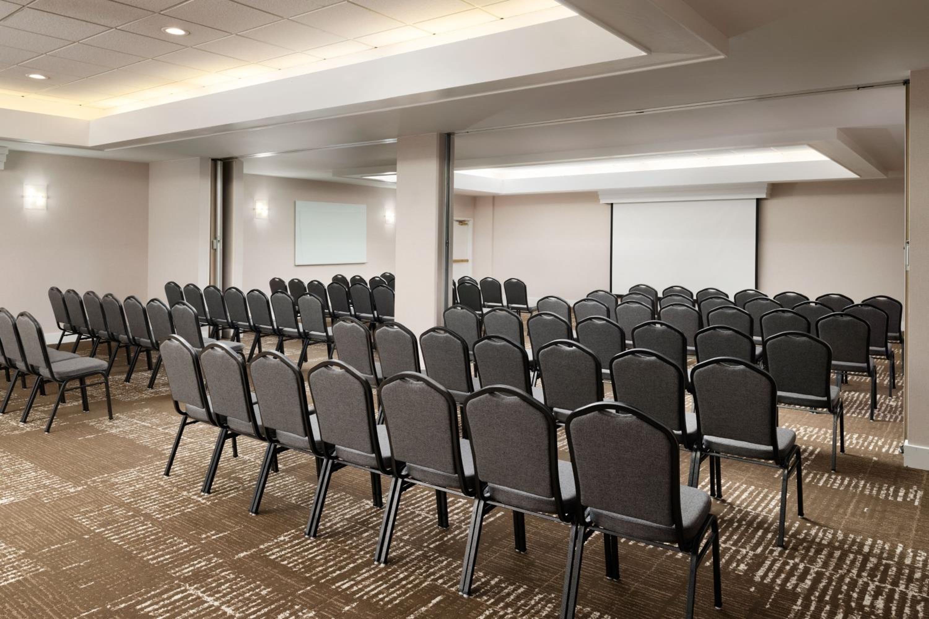 Courtyard by Marriott Los Angeles Pasadena Old Town - Property Image 22