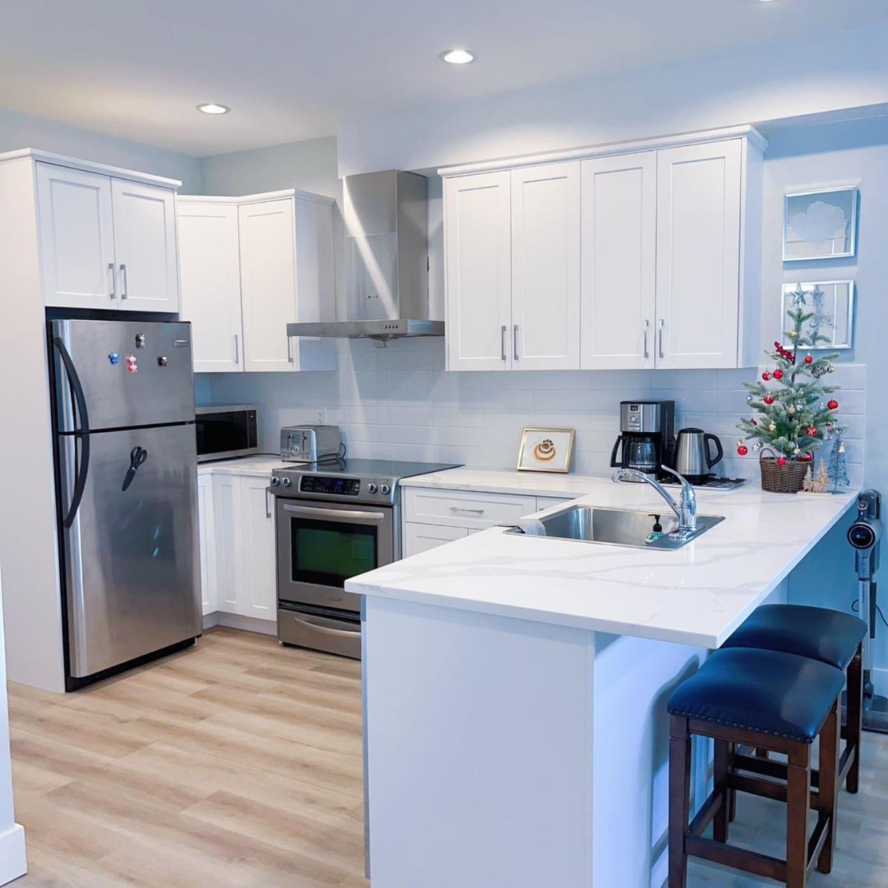 Ground level two bedrooms Suite near Lake and Golf Course