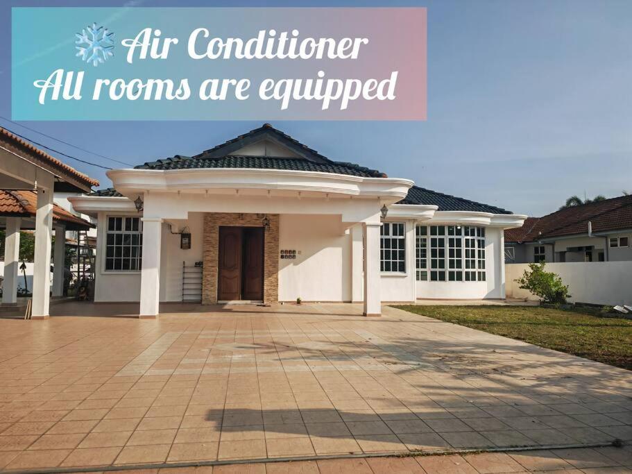 Cozy Deluxe House Padang Serai 28pax photo 1