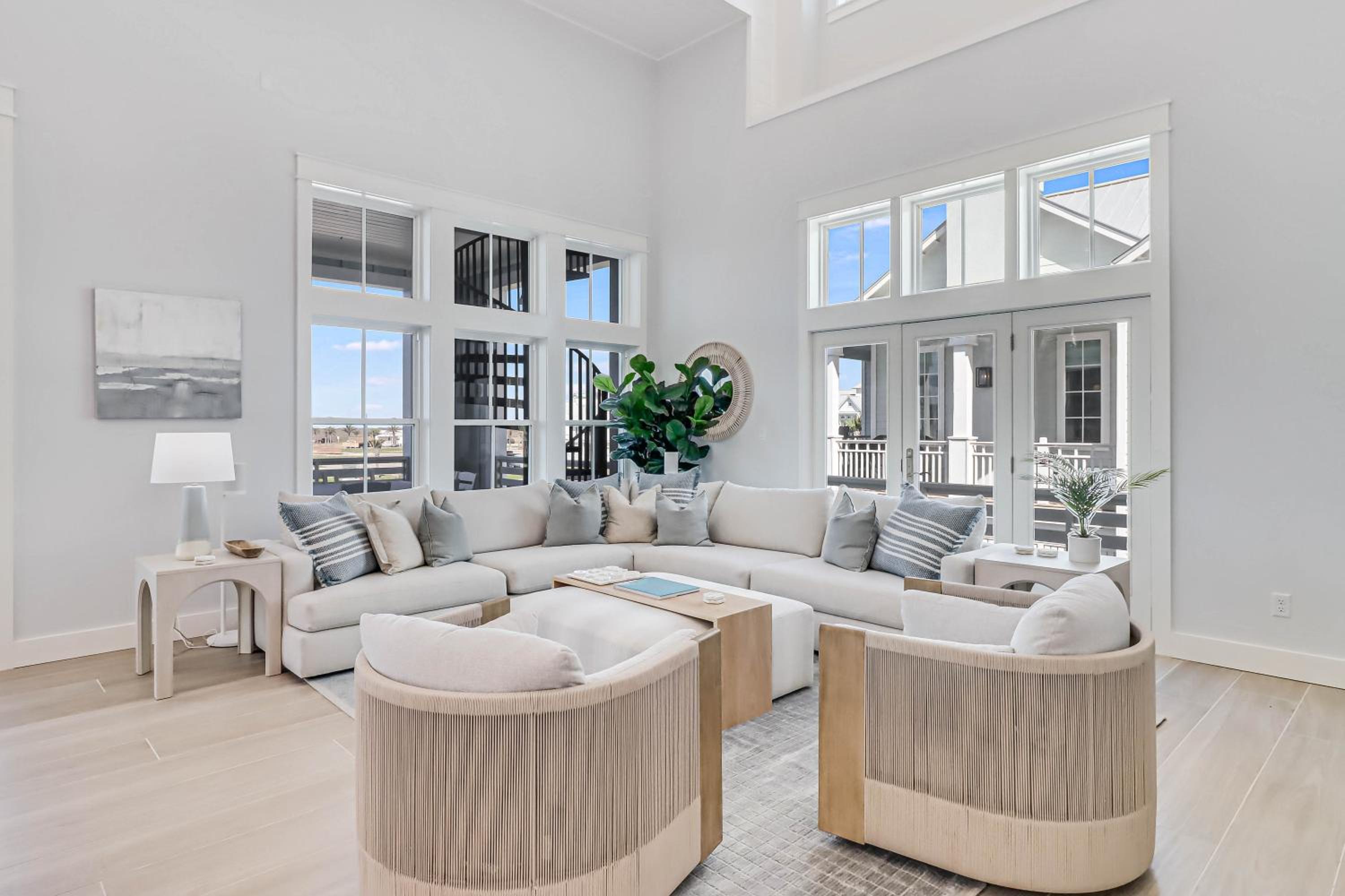 Lakeside Luxury 230 LAK view 4