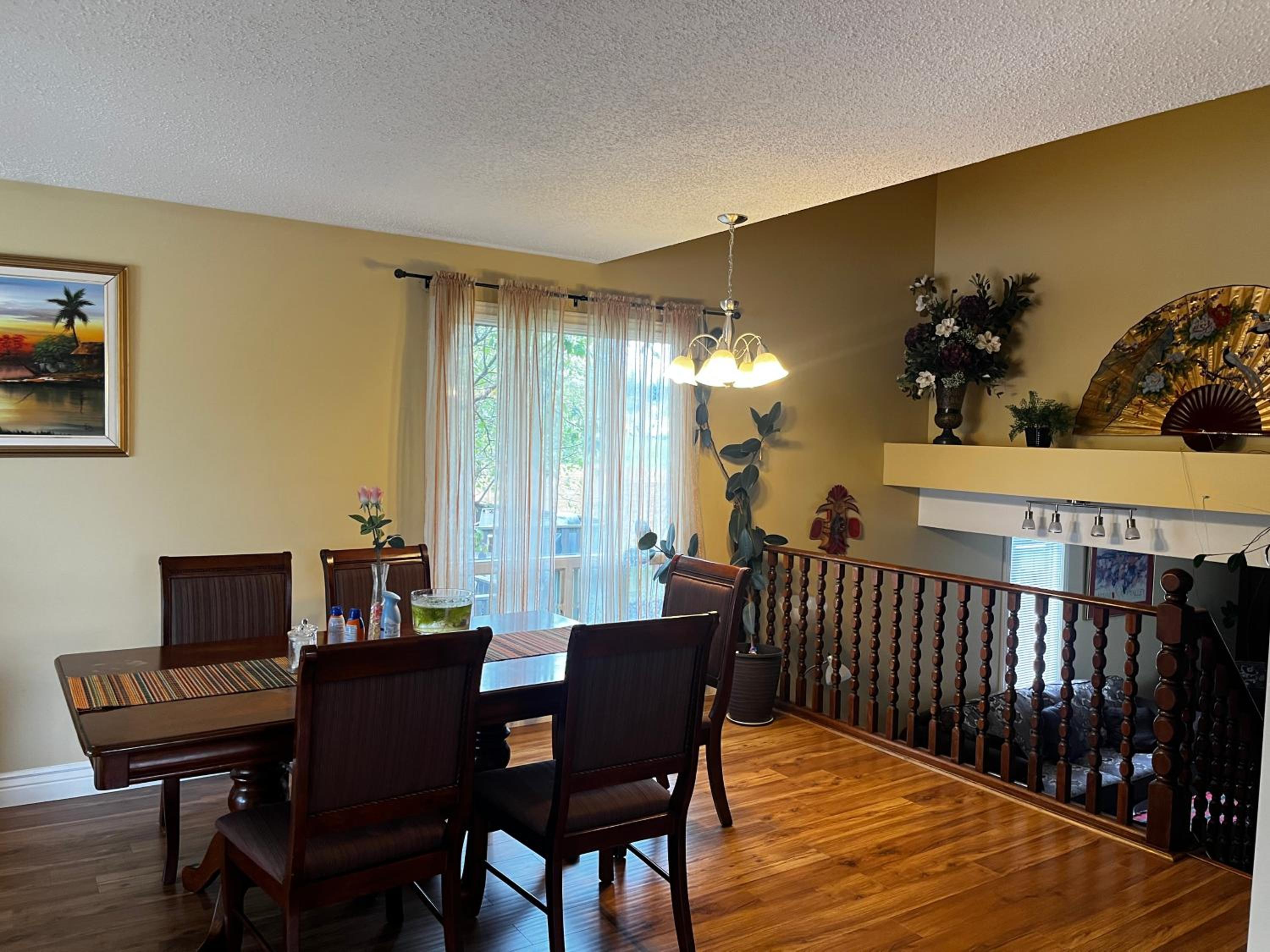 Beautiful room close Airport!